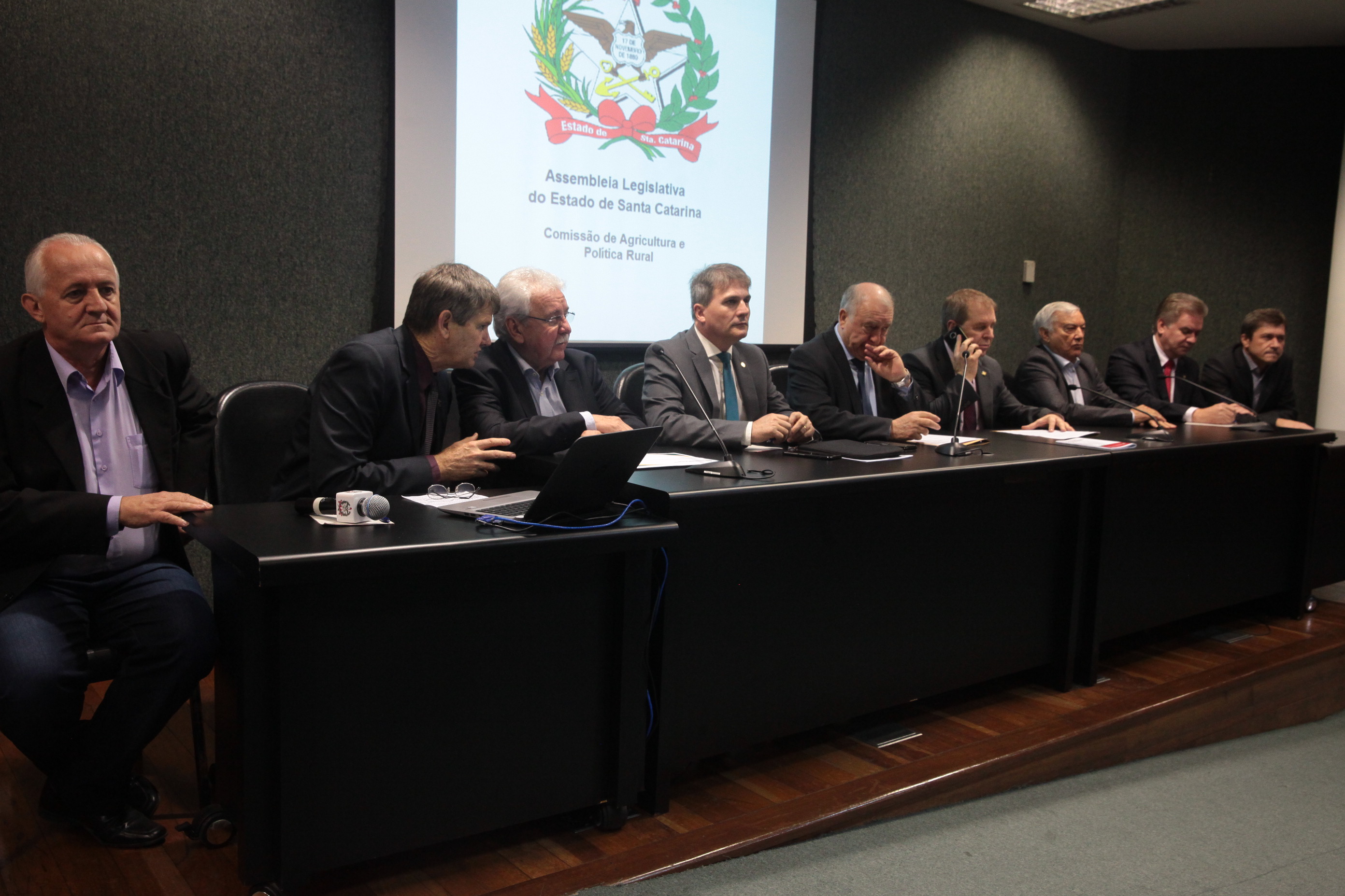 AP Dificuldades do Setor Leiteiro.