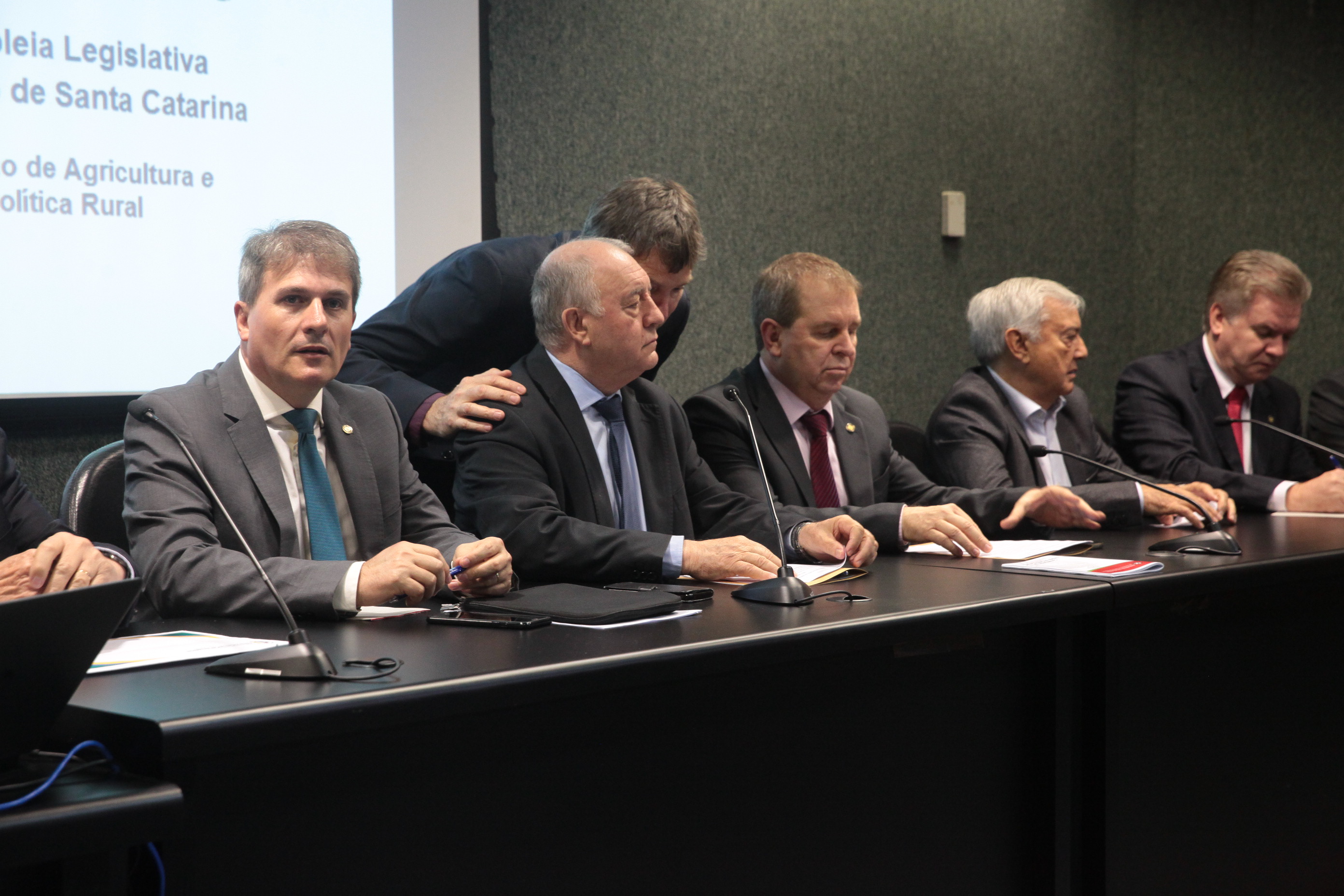 AP Dificuldades do Setor Leiteiro.