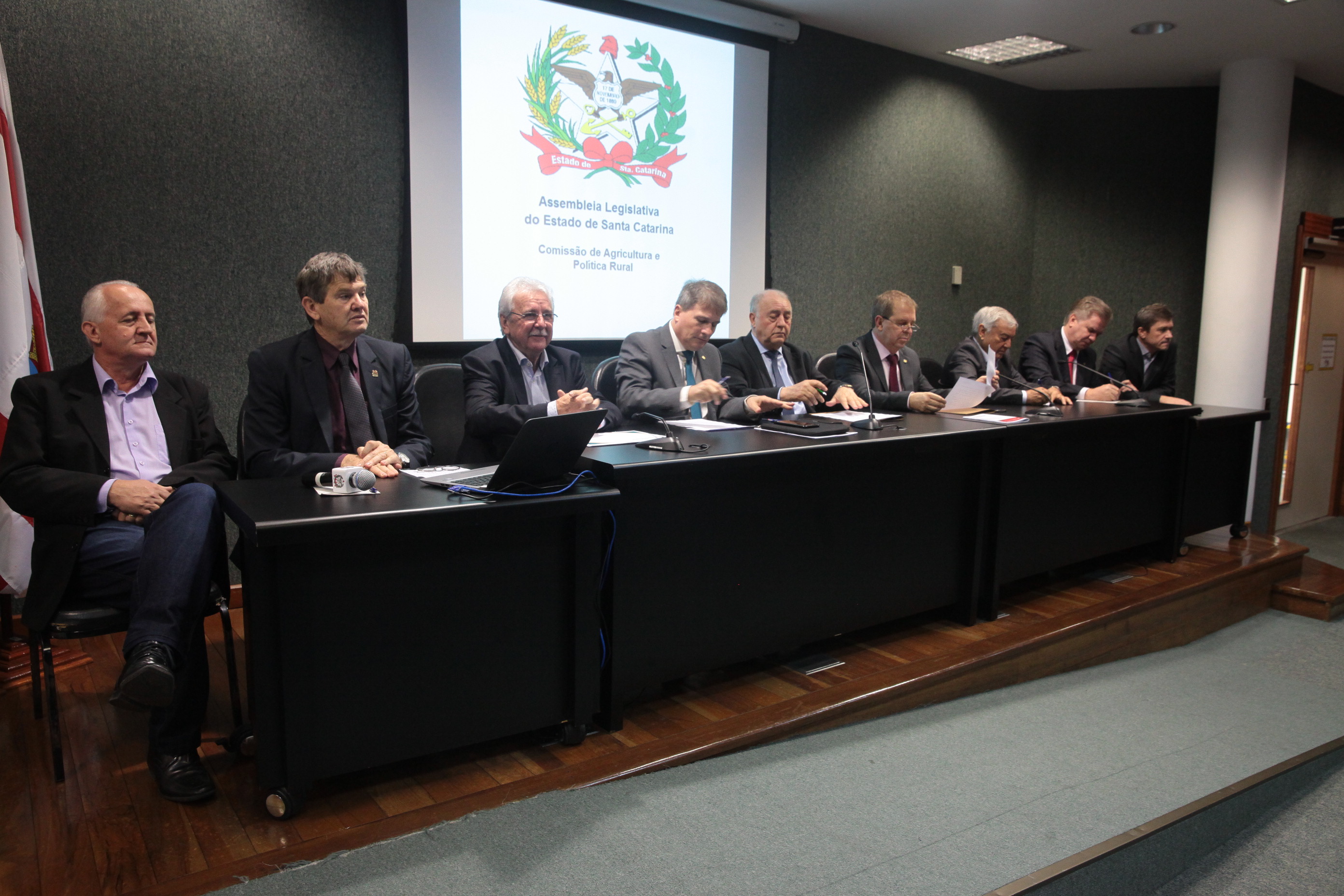 AP Dificuldades do Setor Leiteiro.