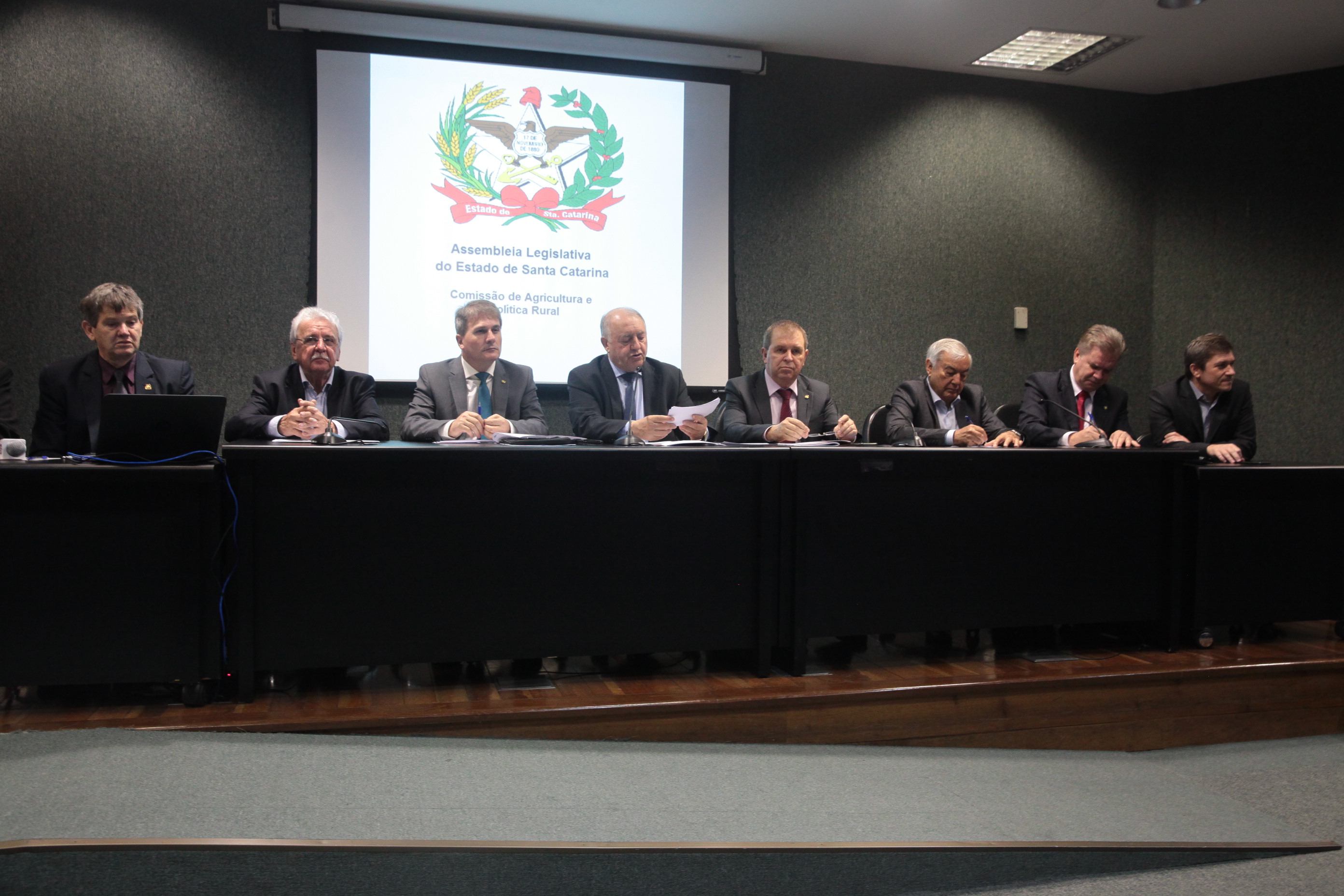 AP Dificuldades do Setor Leiteiro.