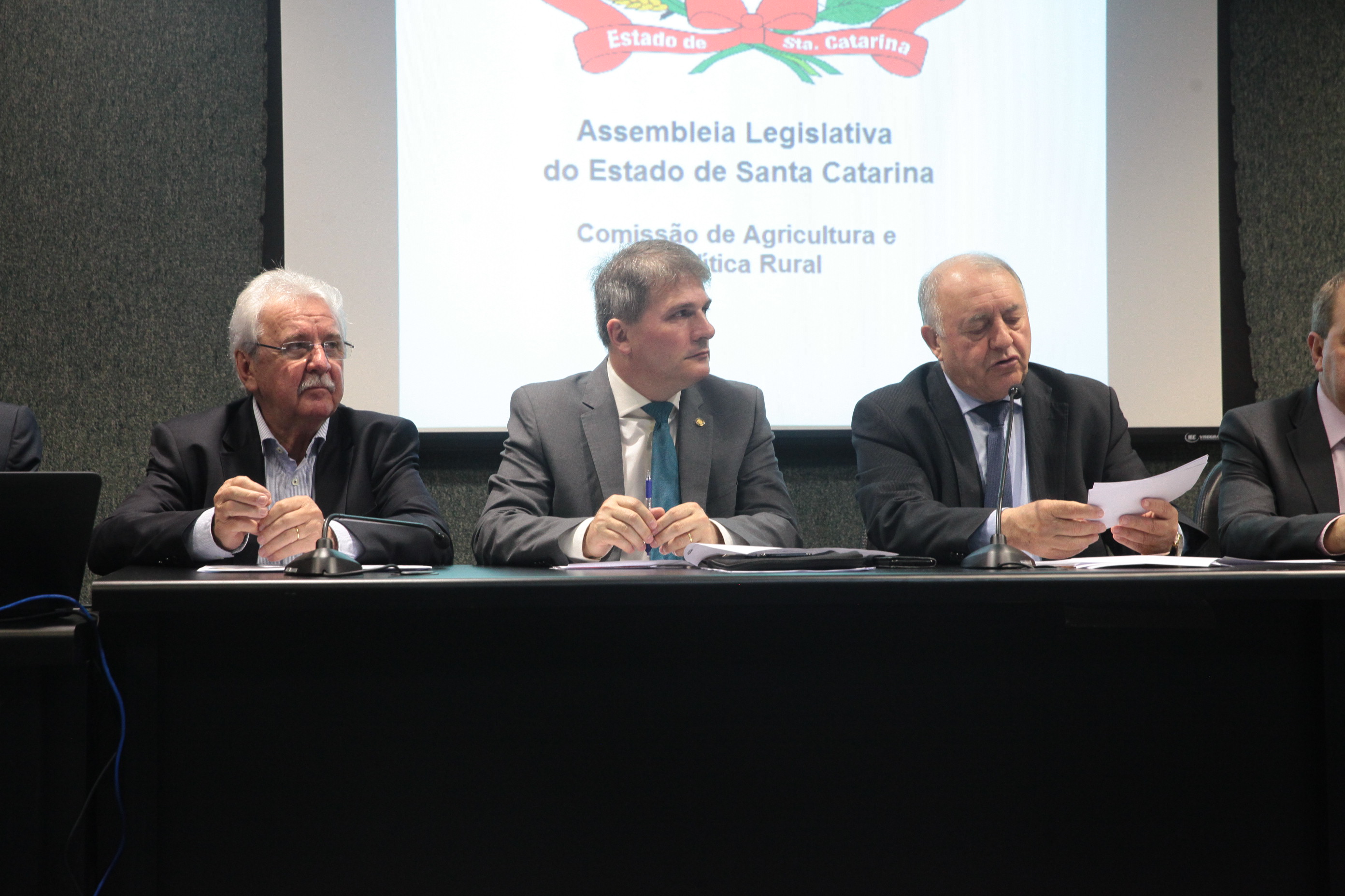 AP Dificuldades do Setor Leiteiro.