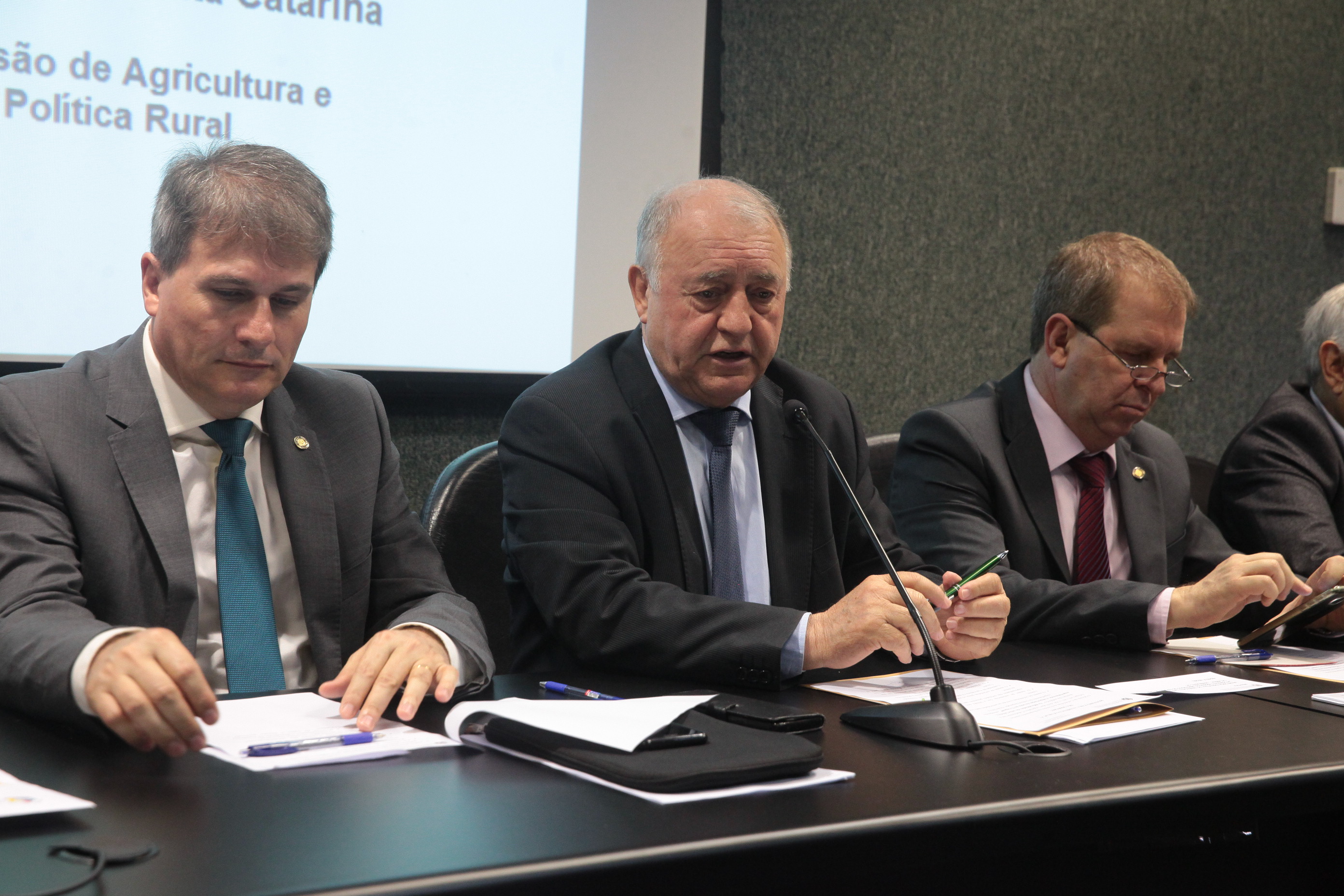 AP Dificuldades do Setor Leiteiro.