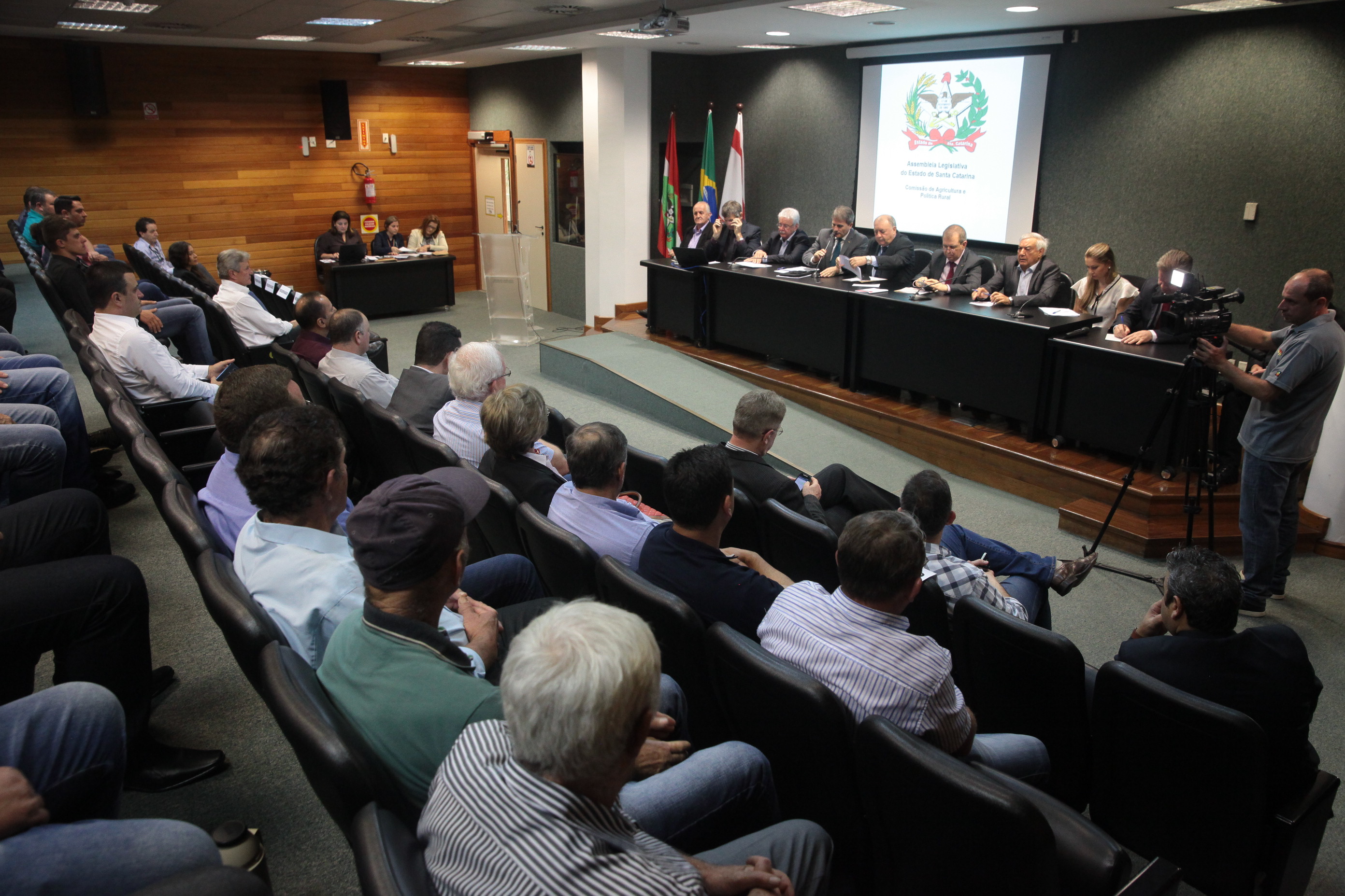 AP Dificuldades do Setor Leiteiro.