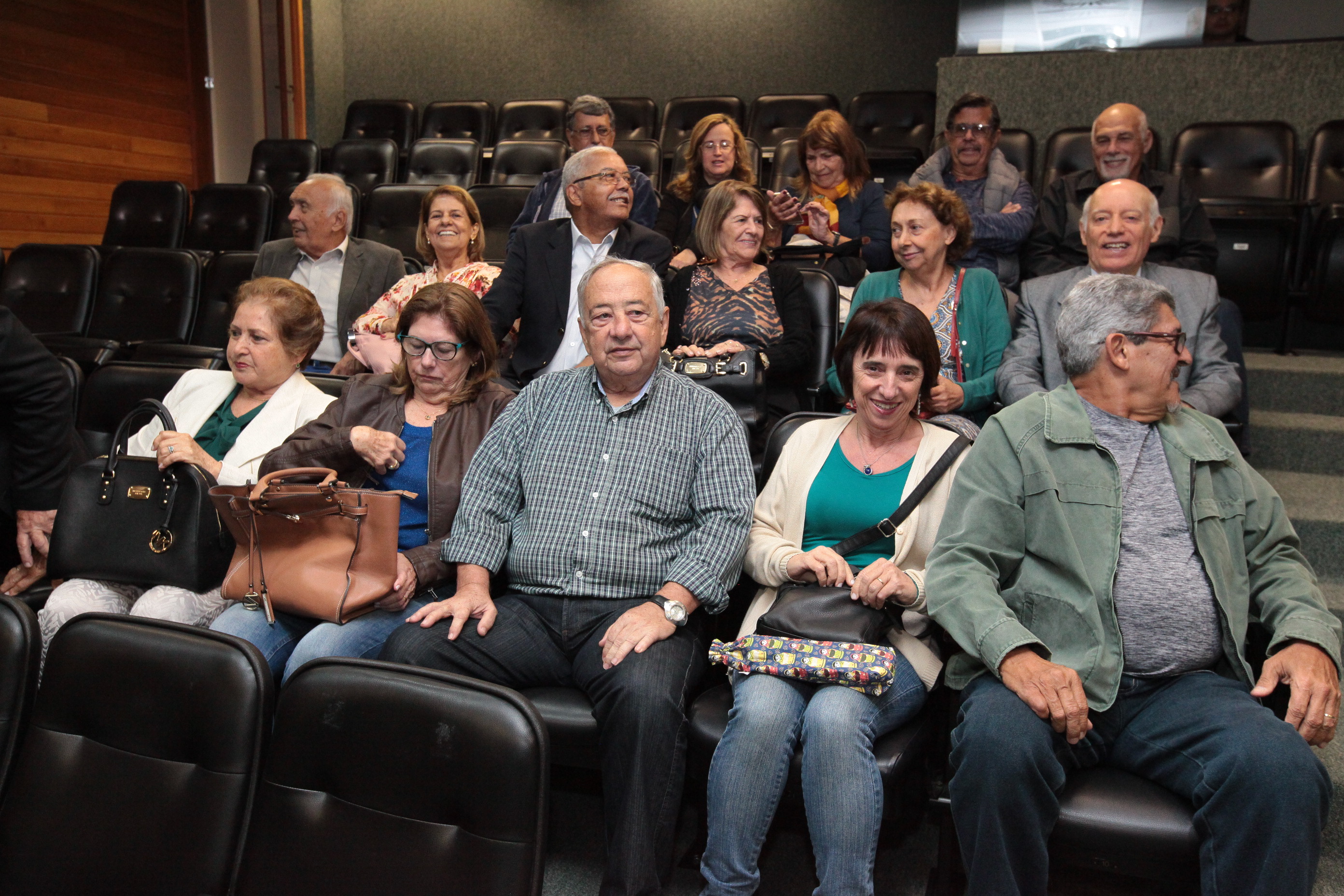 Oficiais da Marinha Visitam ALESC