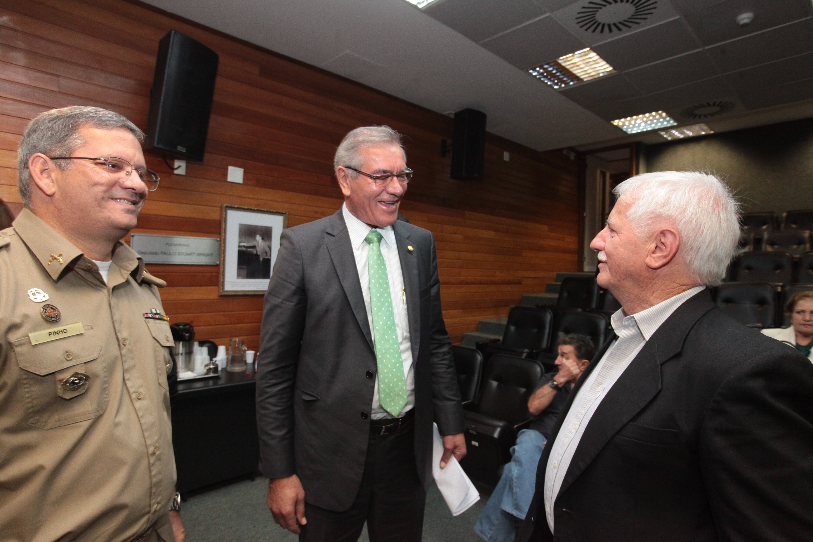 Oficiais da Marinha Visitam ALESC