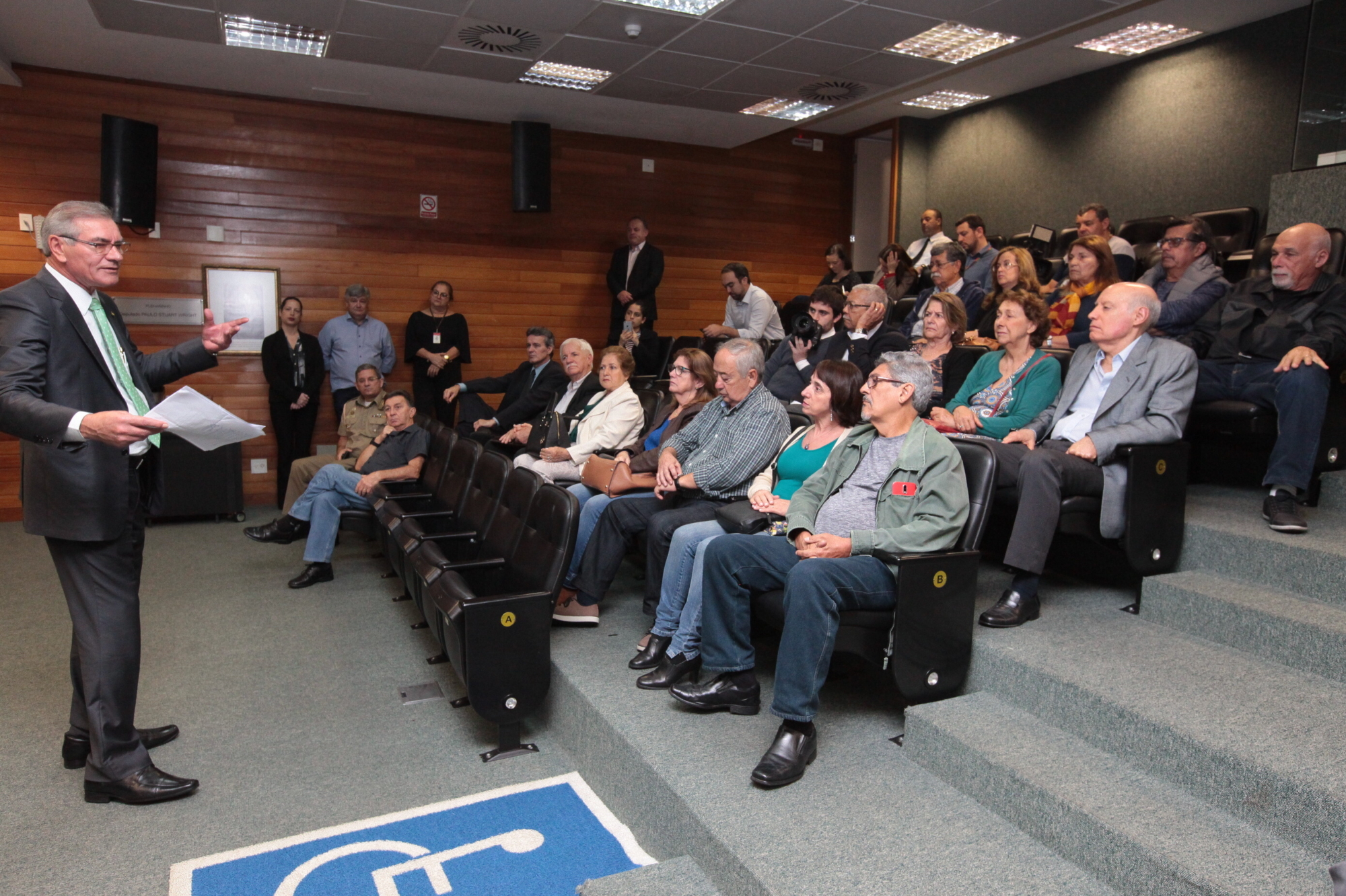 Oficiais da Marinha visitam Alesc nas comemorações de 45 anos de formatura