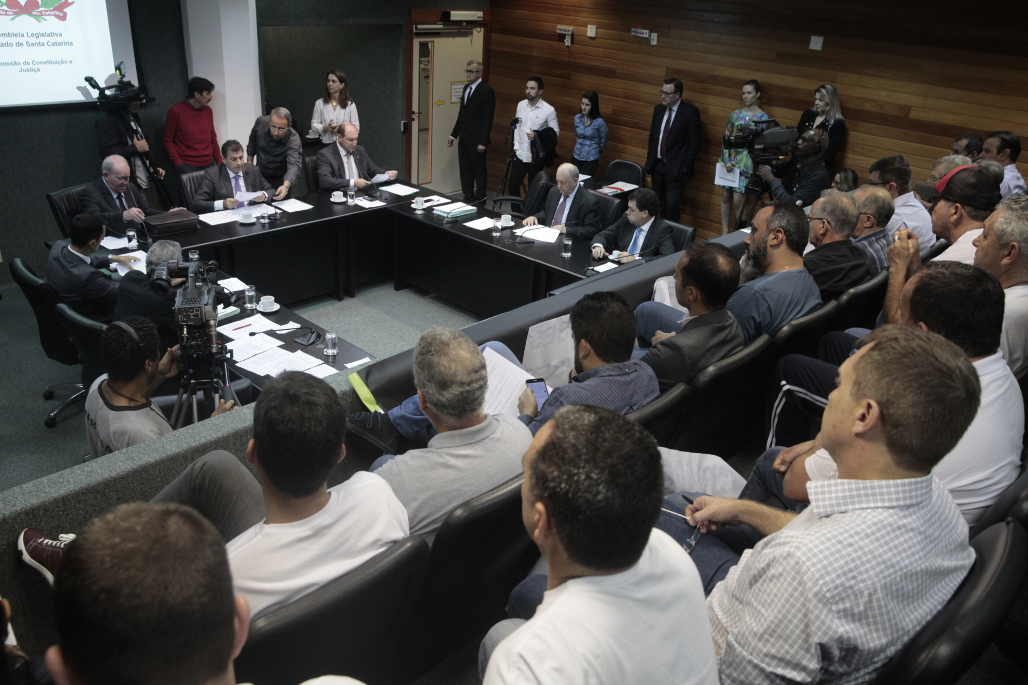 PLs que tratam de empréstimos da Celesc estão na pauta da CCJ nesta quarta