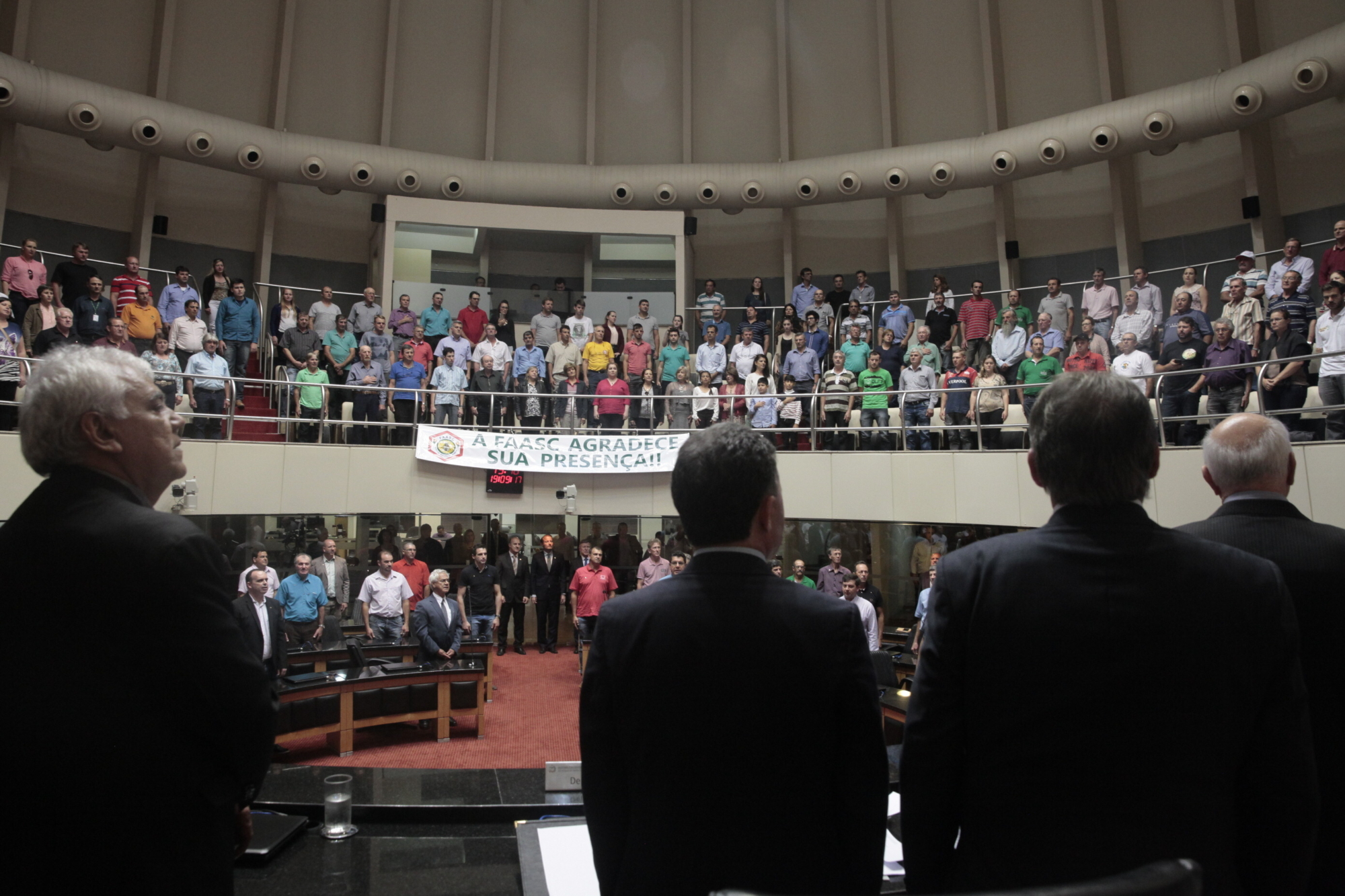 Parlamento homenageia 38 anos da FAASC