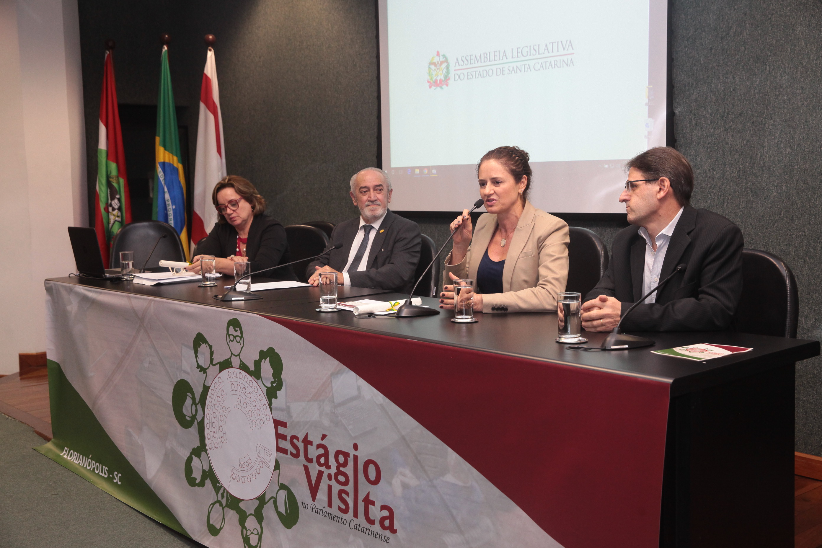 Escola do Legislativo Promove Estágio Visita ao Parlamento Catarinense.