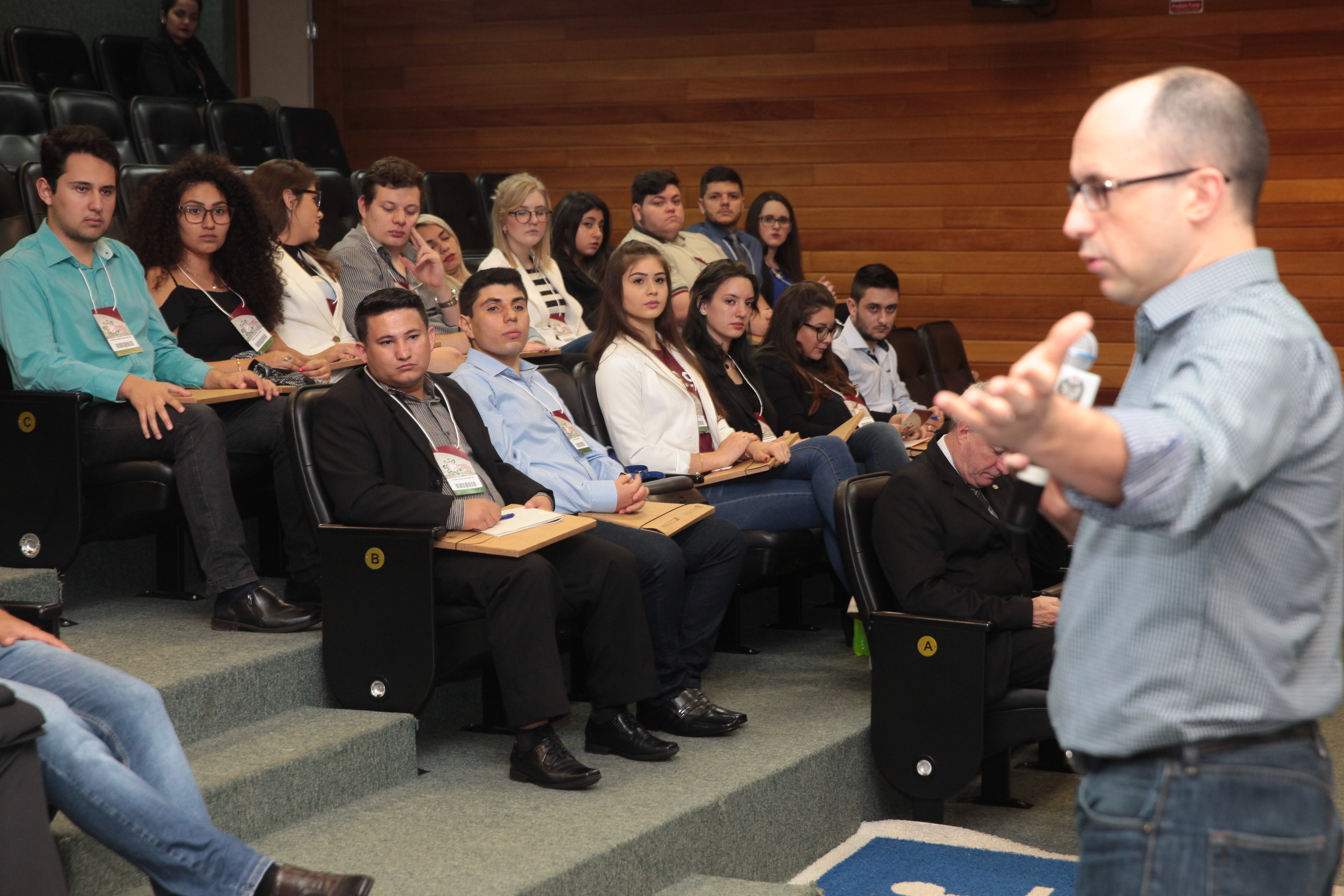Escola do Legislativo Promove Estágio Visita ao Parlamento Catarinense.