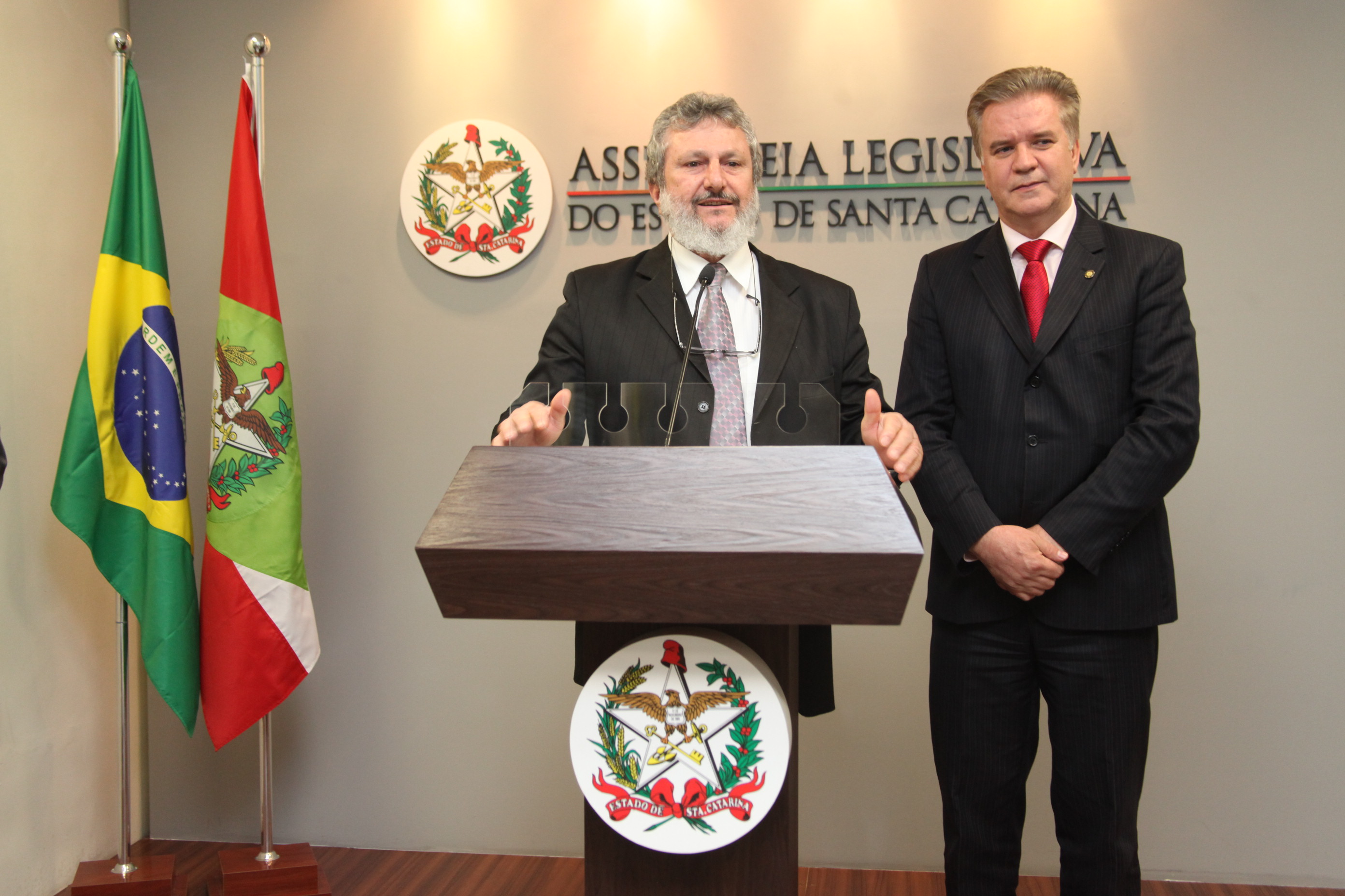 Entrega da Comenda em Homenagem ao Delegado Alcivandro Espezim de Guaramirim.