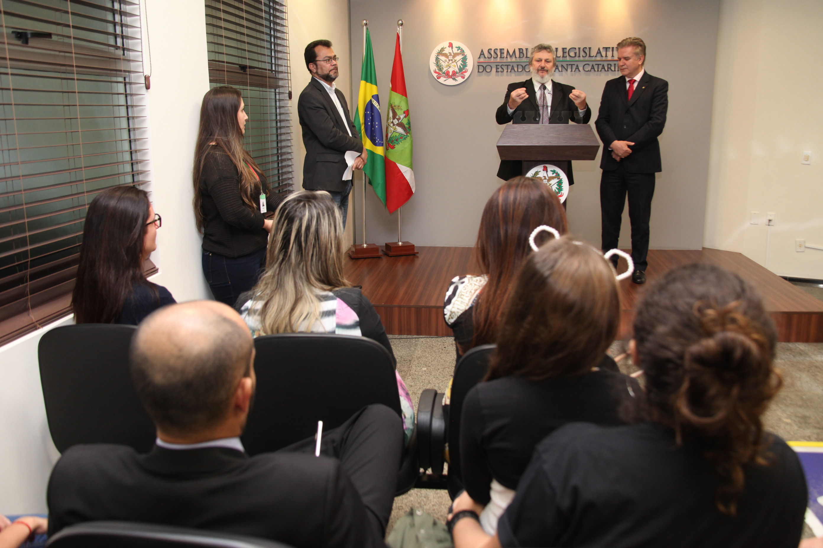 Entrega da Comenda em Homenagem ao Delegado Alcivandro Espezim de Guaramirim.