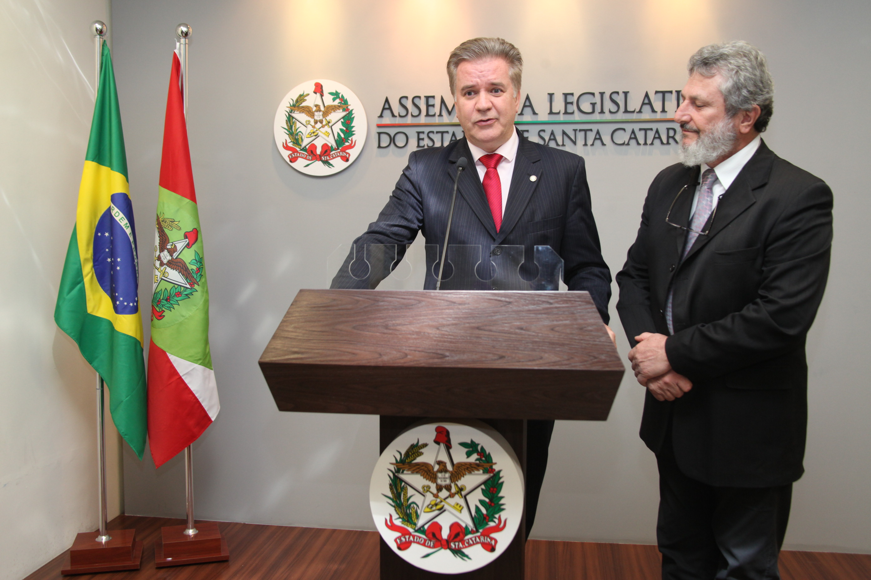 Entrega da Comenda em Homenagem ao Delegado Alcivandro Espezim de Guaramirim.