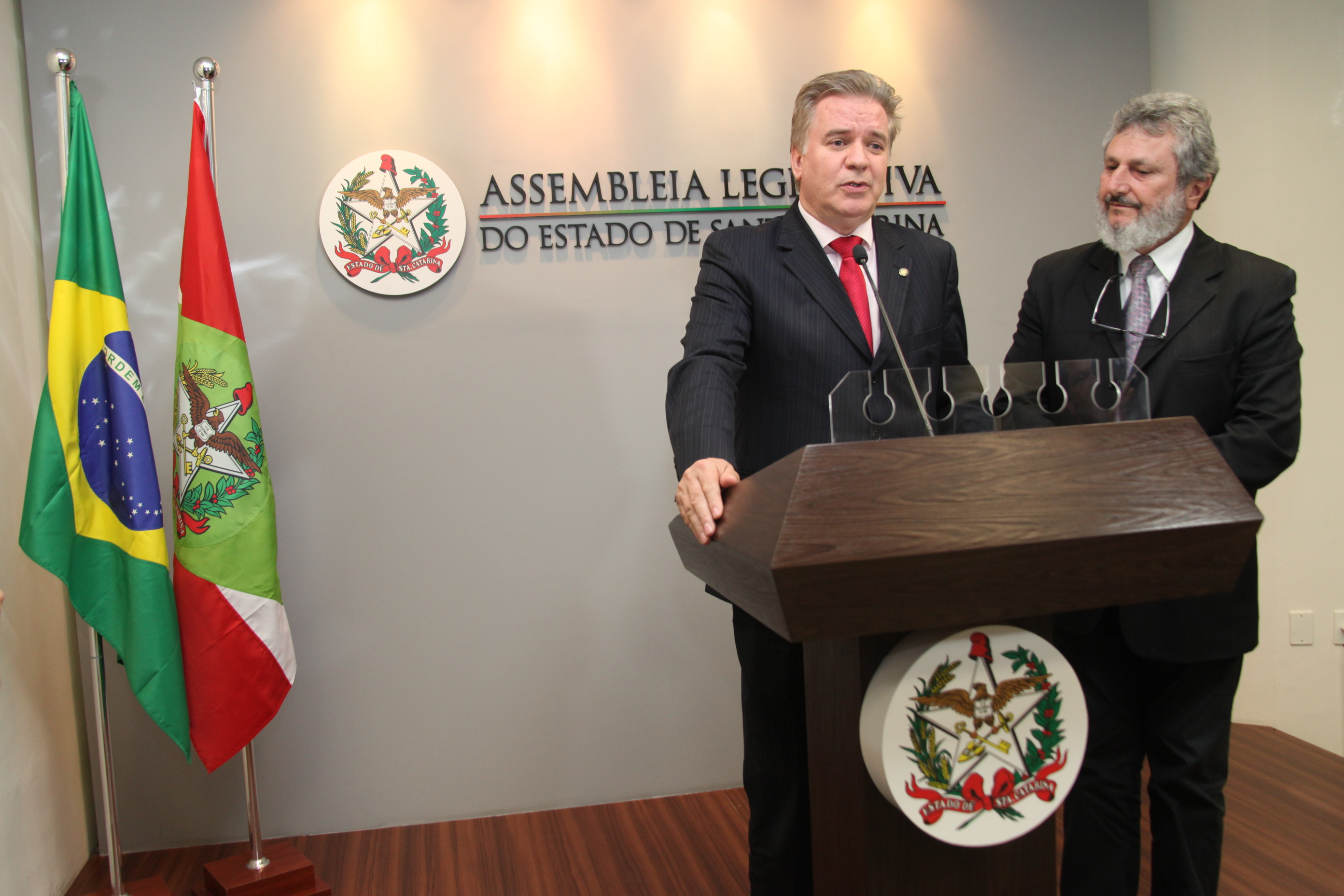 Entrega da Comenda em Homenagem ao Delegado Alcivandro Espezim de Guaramirim.
