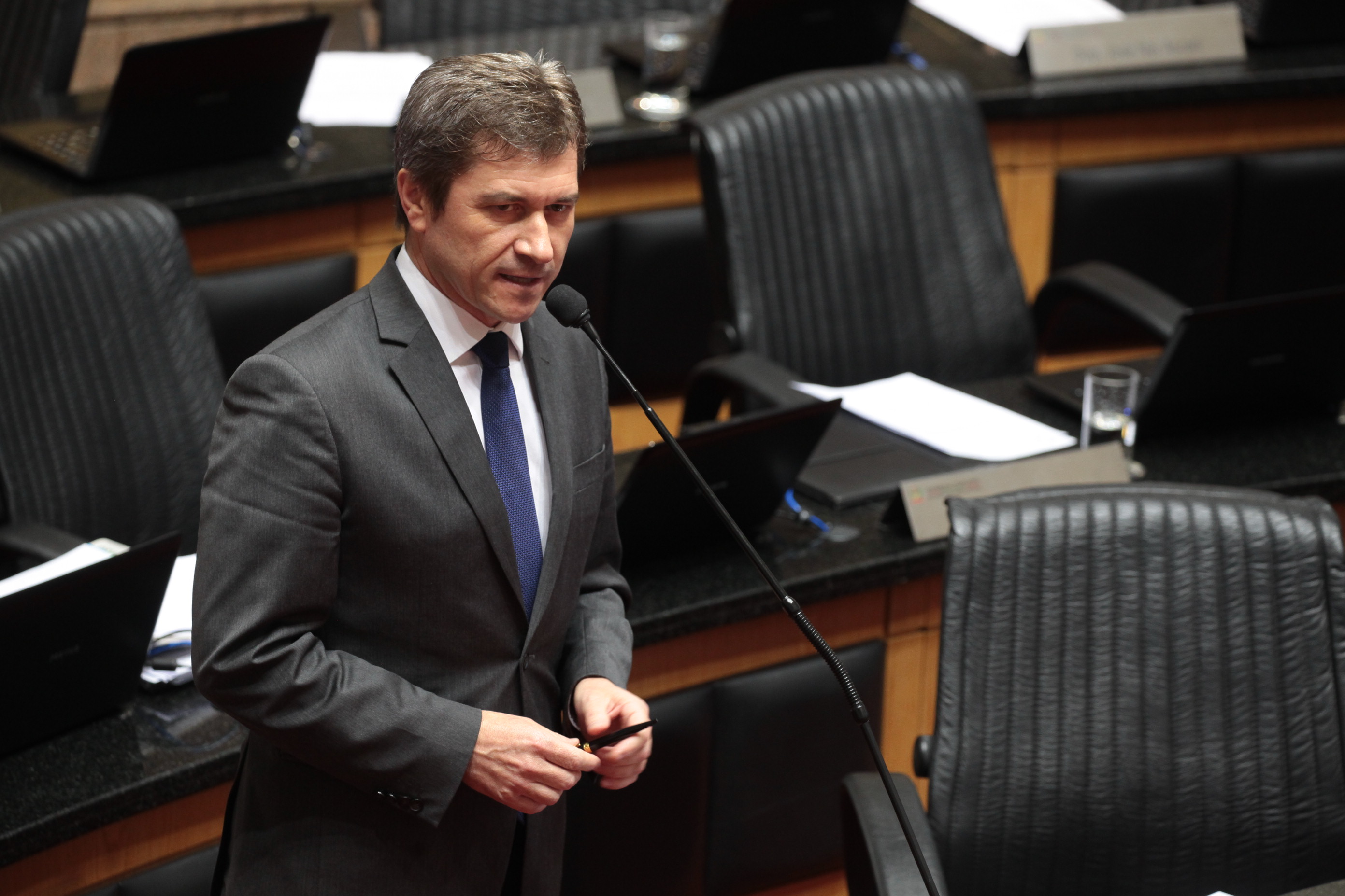 Plenário Osni Regis. Deputado José Nei Ascari (PSD)