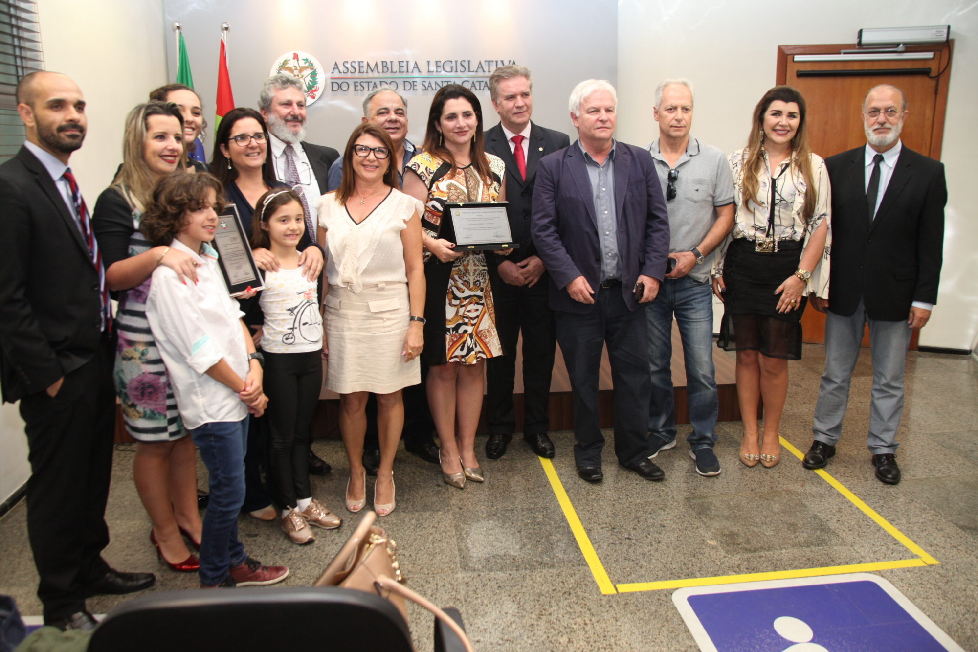 Ex-delegado de Guaramirim recebe comenda da Assembleia Legislativa