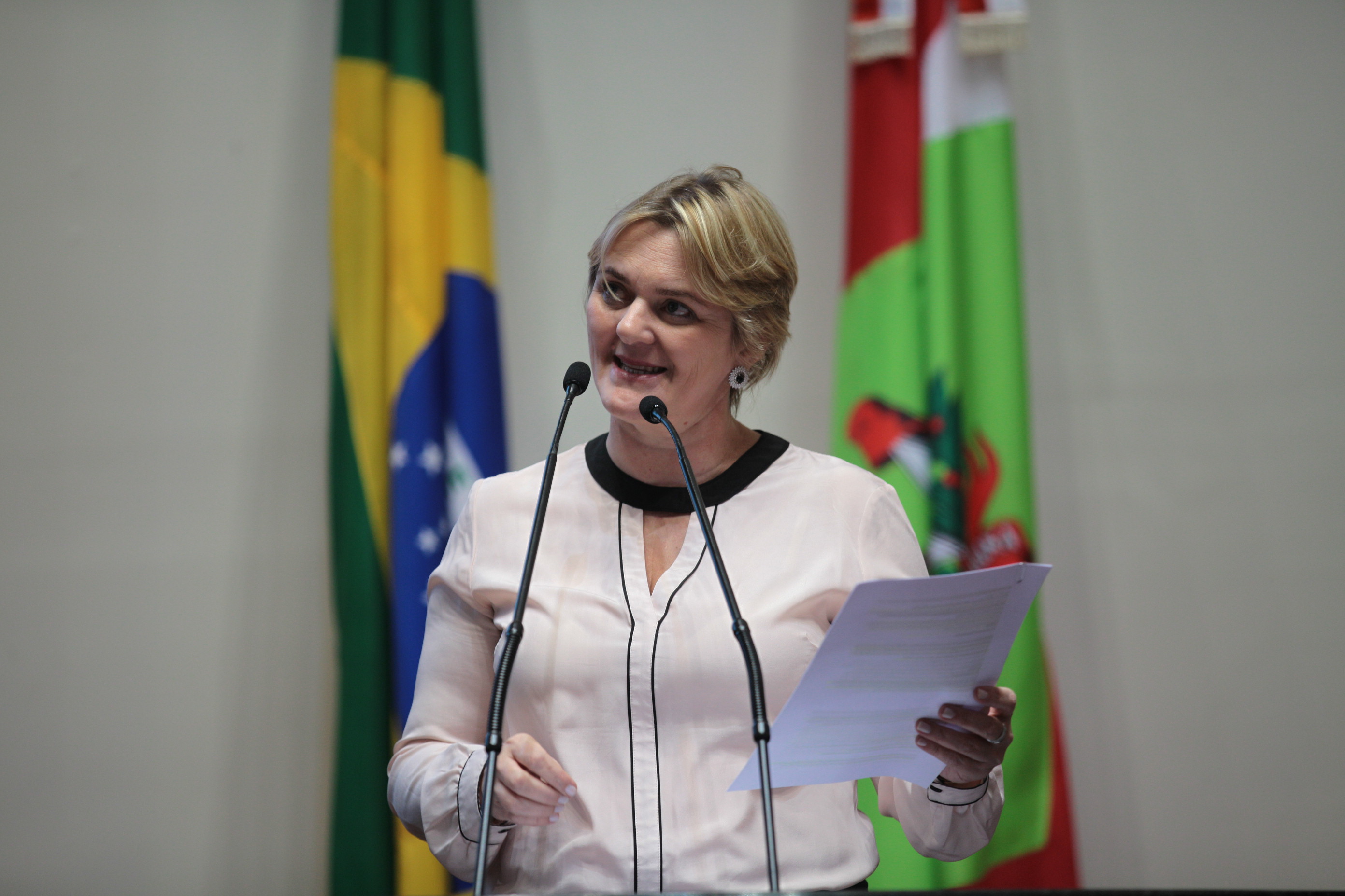 Deputada Luciane Carminatti (PT). Sessão Ordinária.