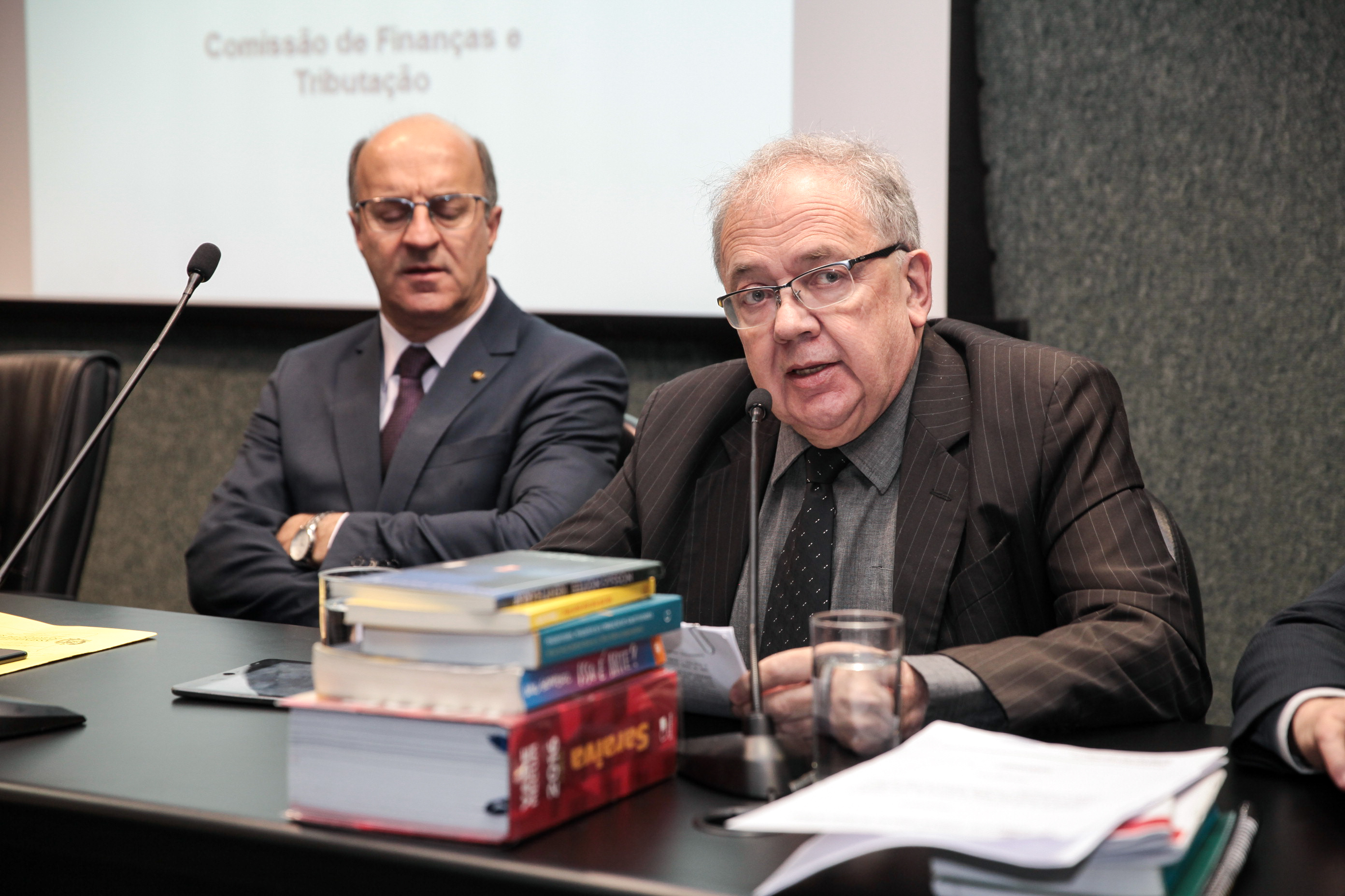 Deputado Fernando Coruja (PMDB). Audiência Pública Sobre o Cumprimento das Metas Fiscais.