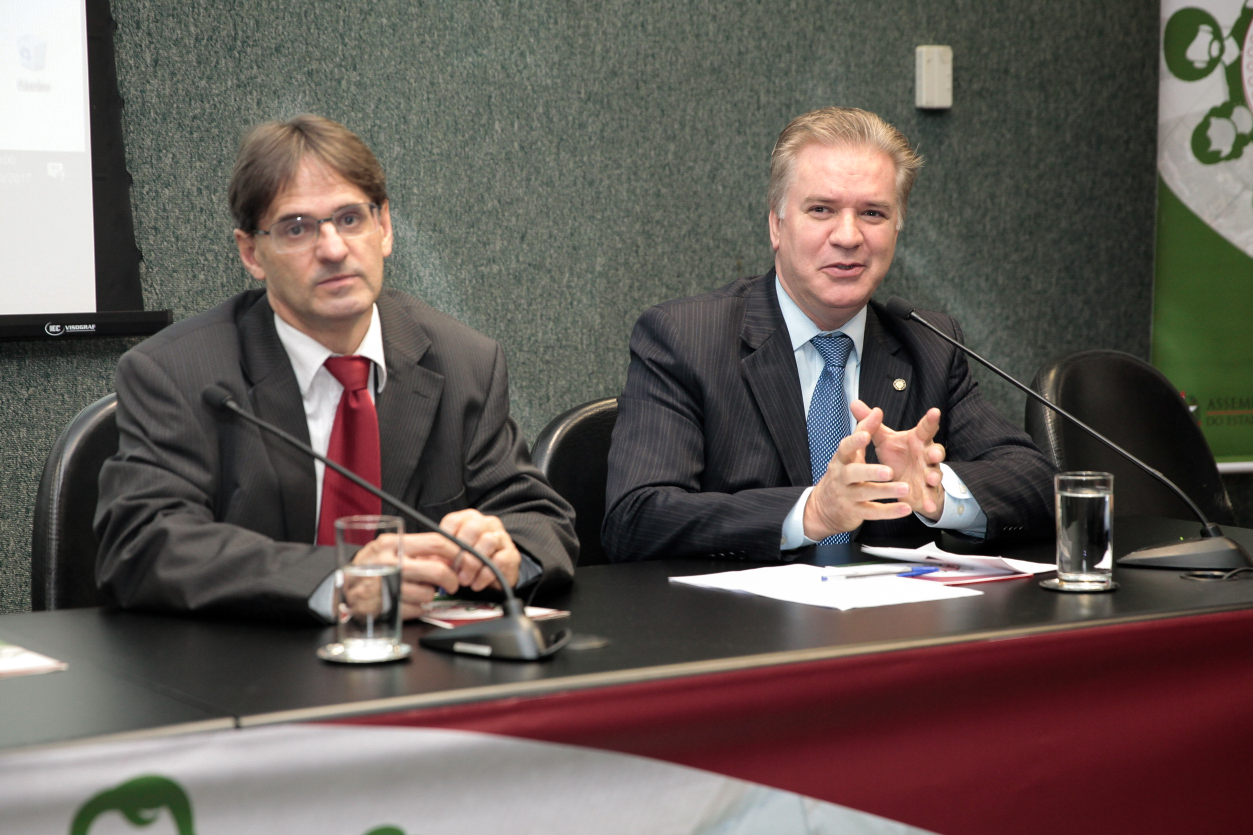 Deputado Neodi Saretta (PT). Mesa Redonda com Deputados Estaduais - Estágio Visita.