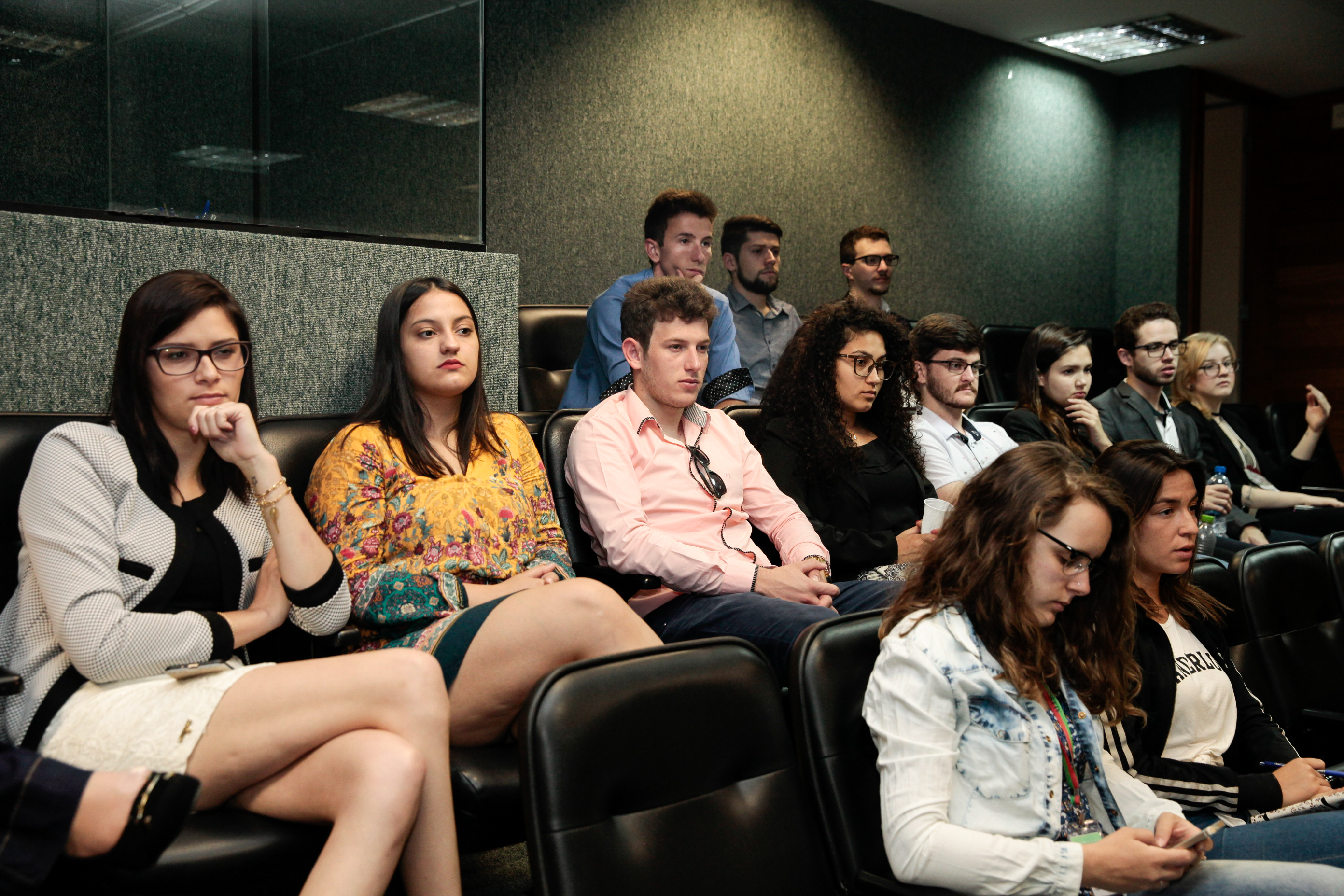 Mesa Redonda com Deputados Estaduais - Estágio Visita.