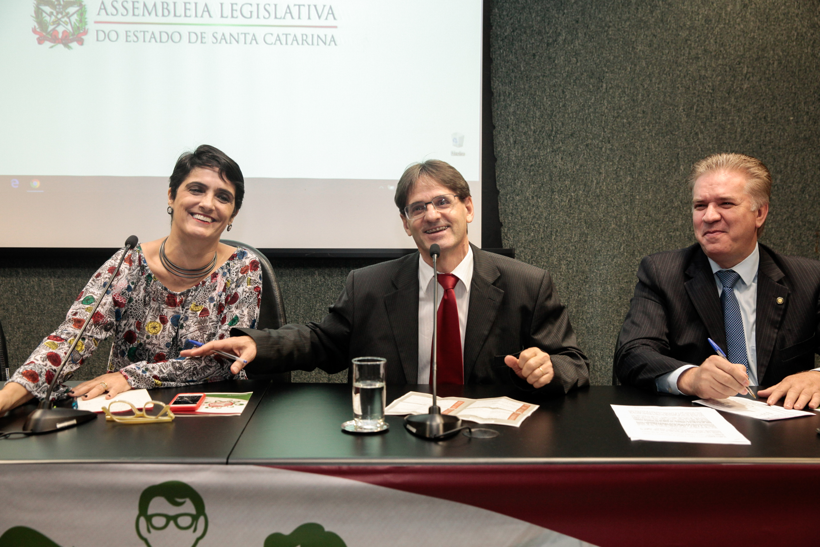 Mesa Redonda com Deputados Estaduais - Estágio Visita.