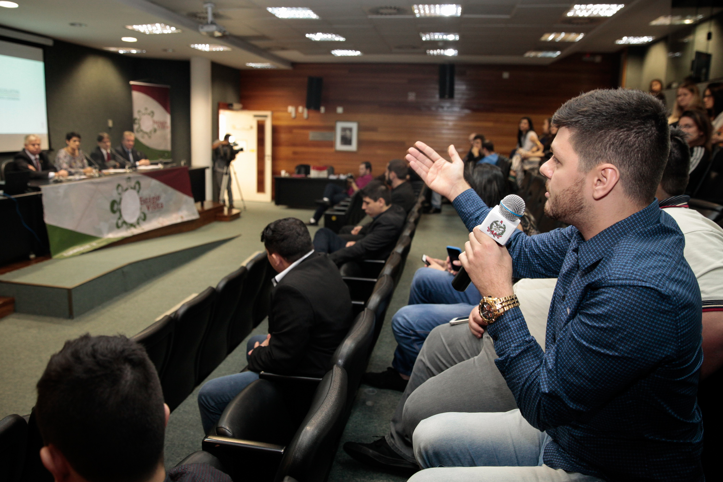 Mesa Redonda com Deputados Estaduais - Estágio Visita.