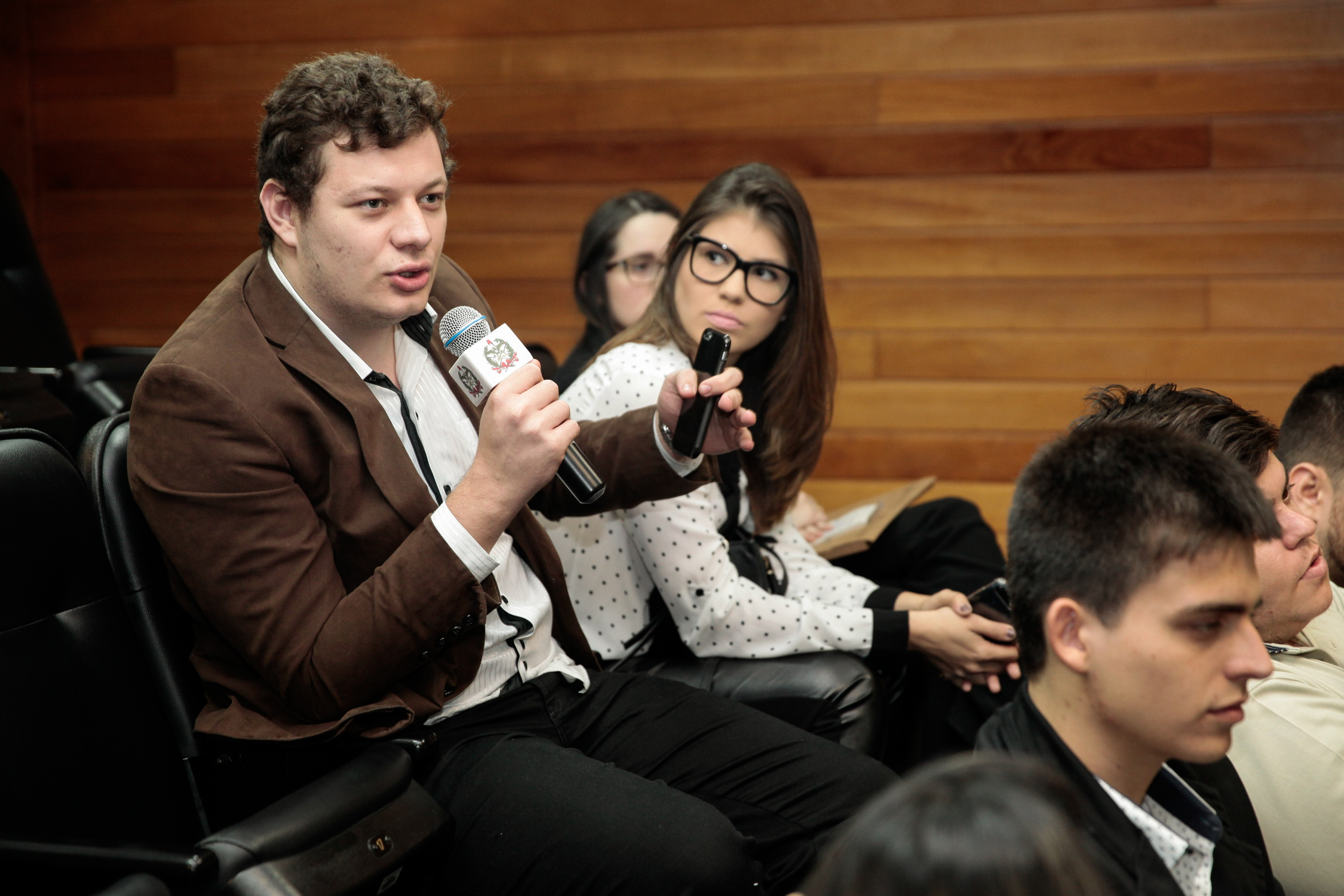 Mesa Redonda com Deputados Estaduais - Estágio Visita.