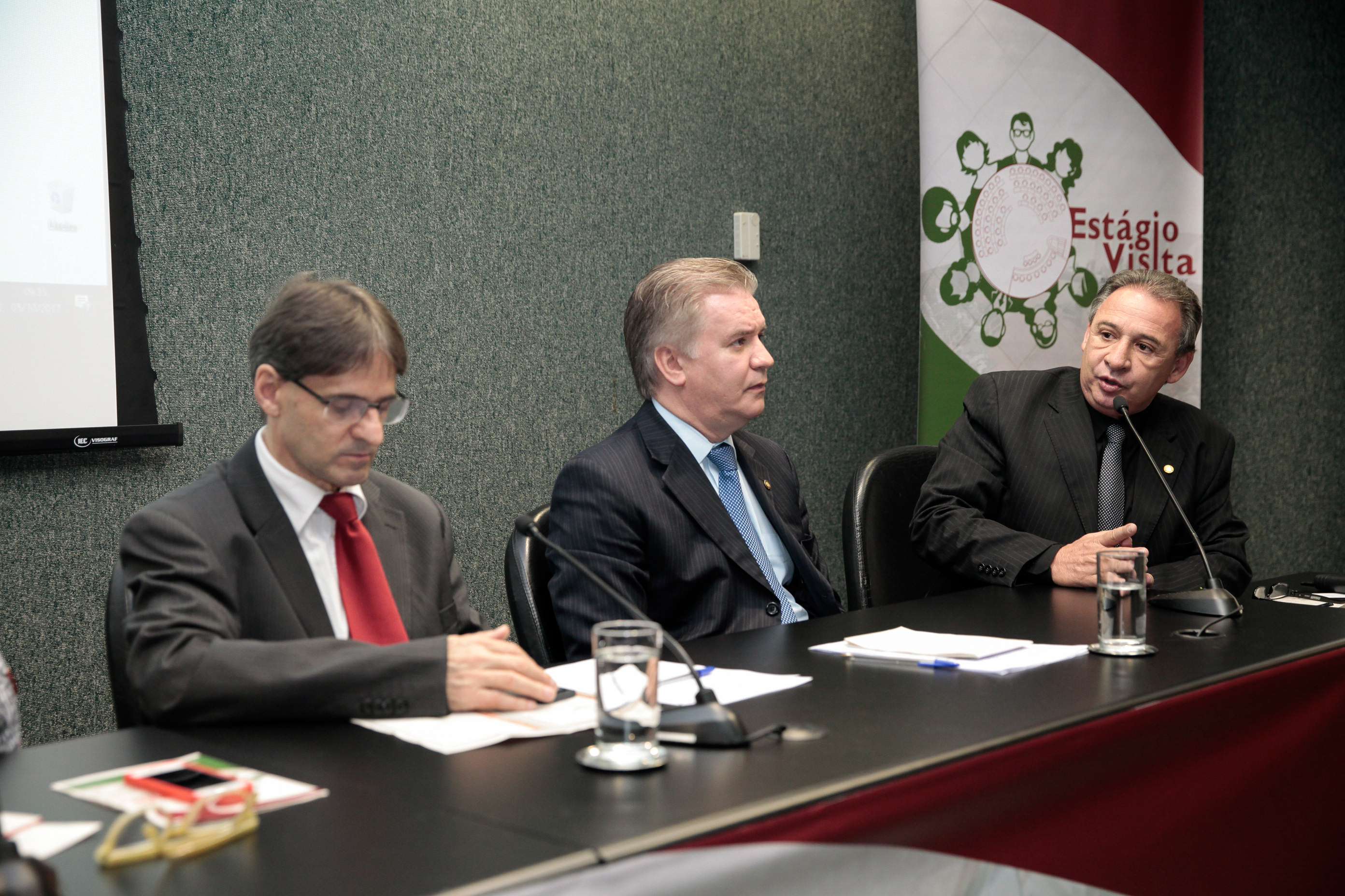 Mesa Redonda com Deputados Estaduais - Estágio Visita.