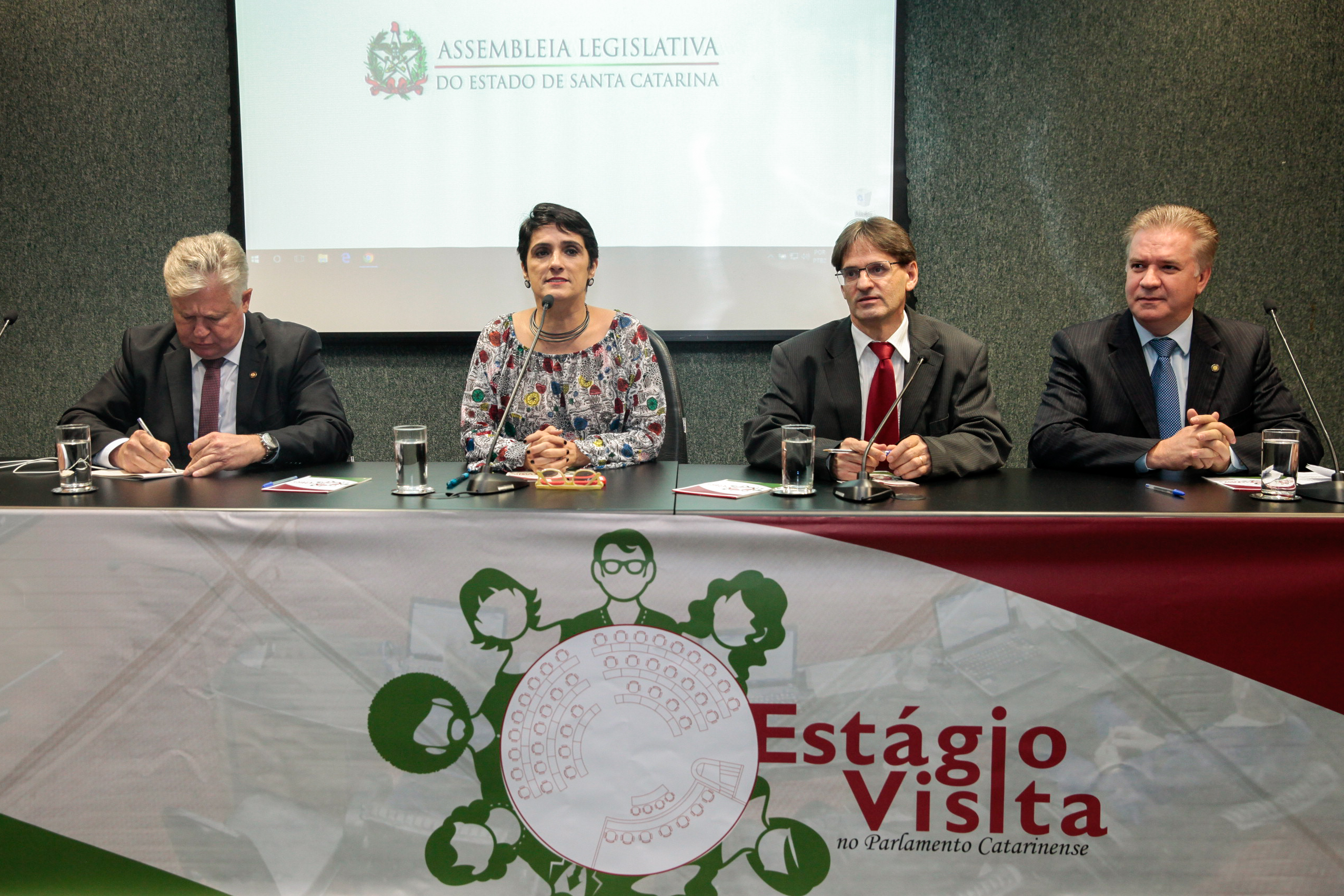 Mesa Redonda com Deputados Estaduais – Estágio Visita