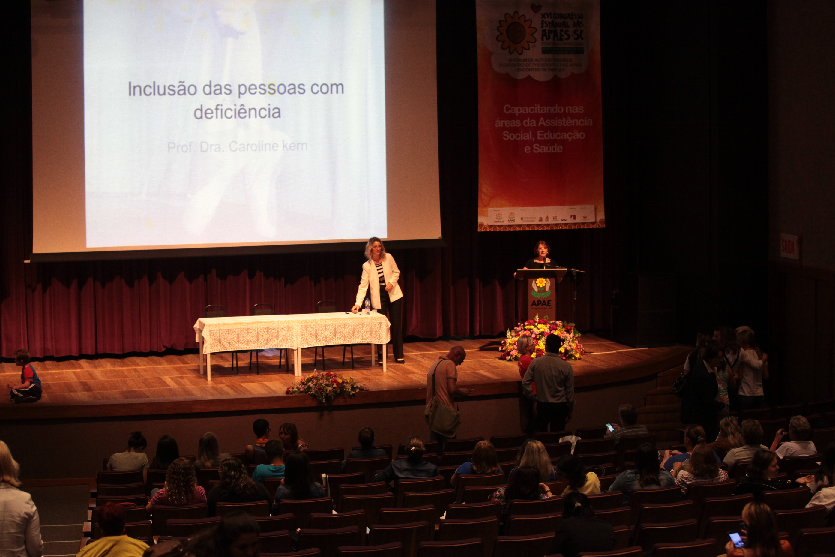 Encerramento do  XVI Congresso Estadual das APAEs de Santa Catarina.