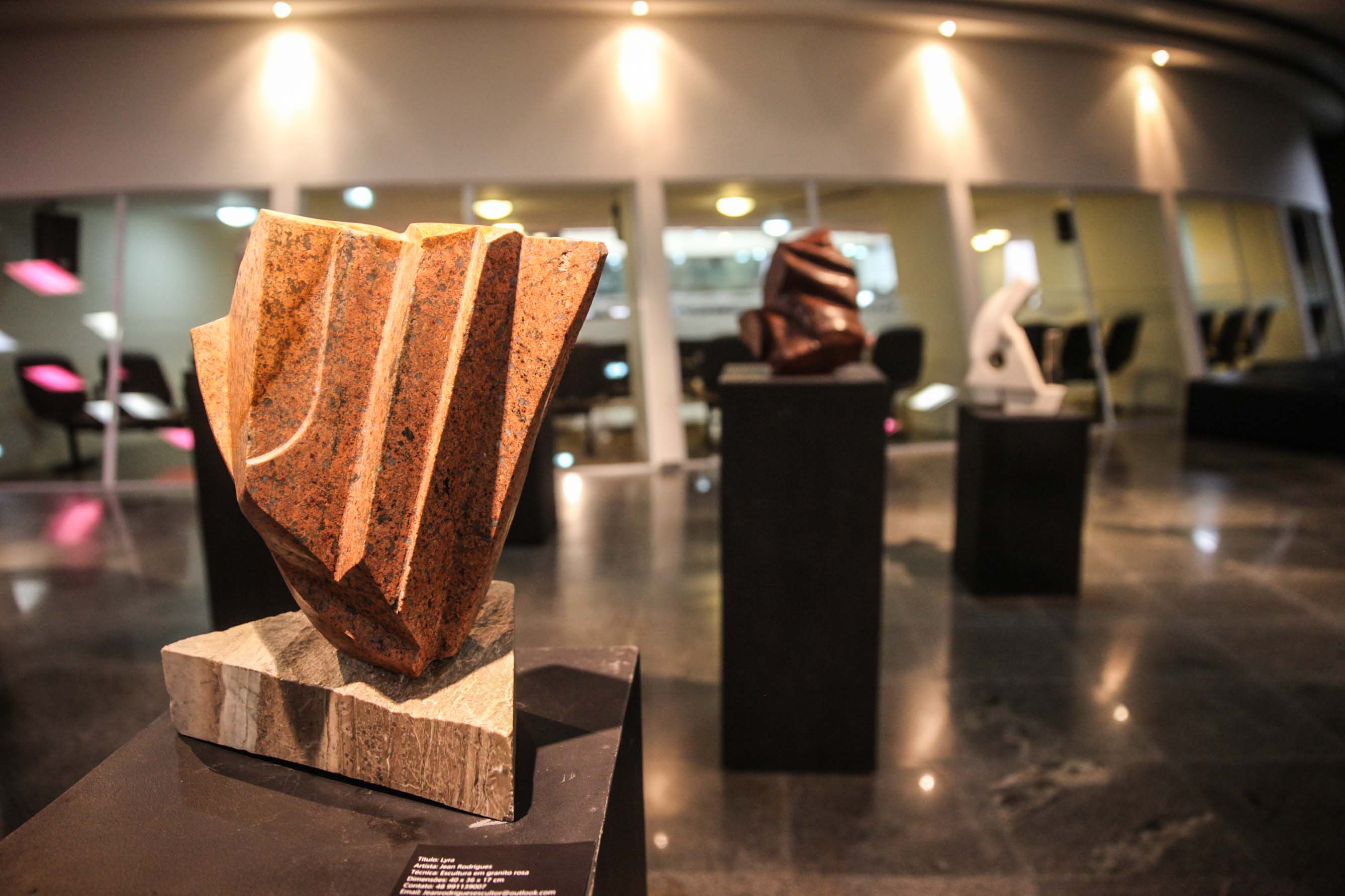 Exposição Fragmentos Infinitos.