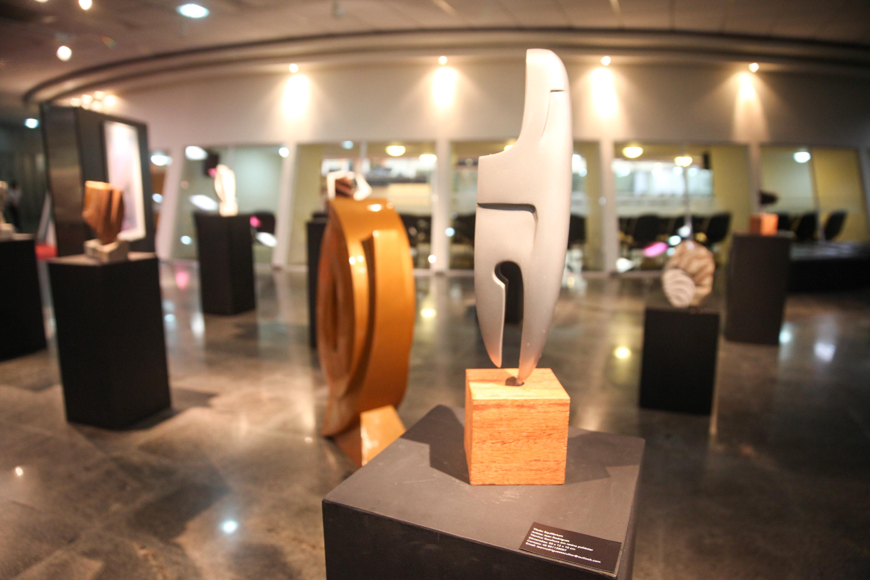 Exposição Fragmentos Infinitos.