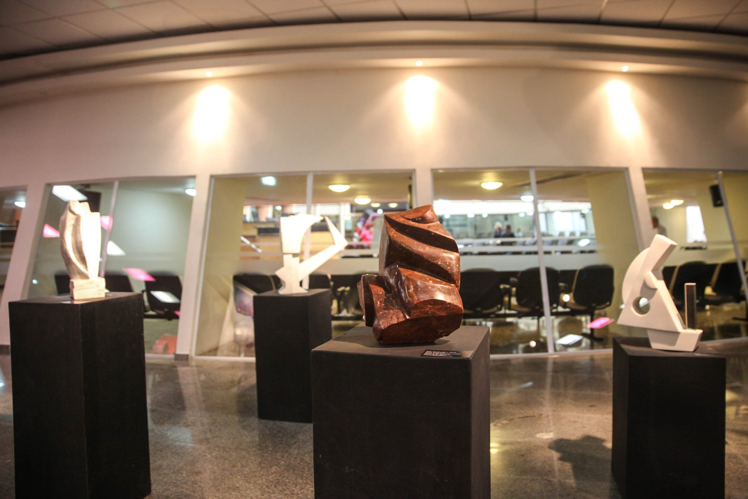 Exposição Fragmentos Infinitos.