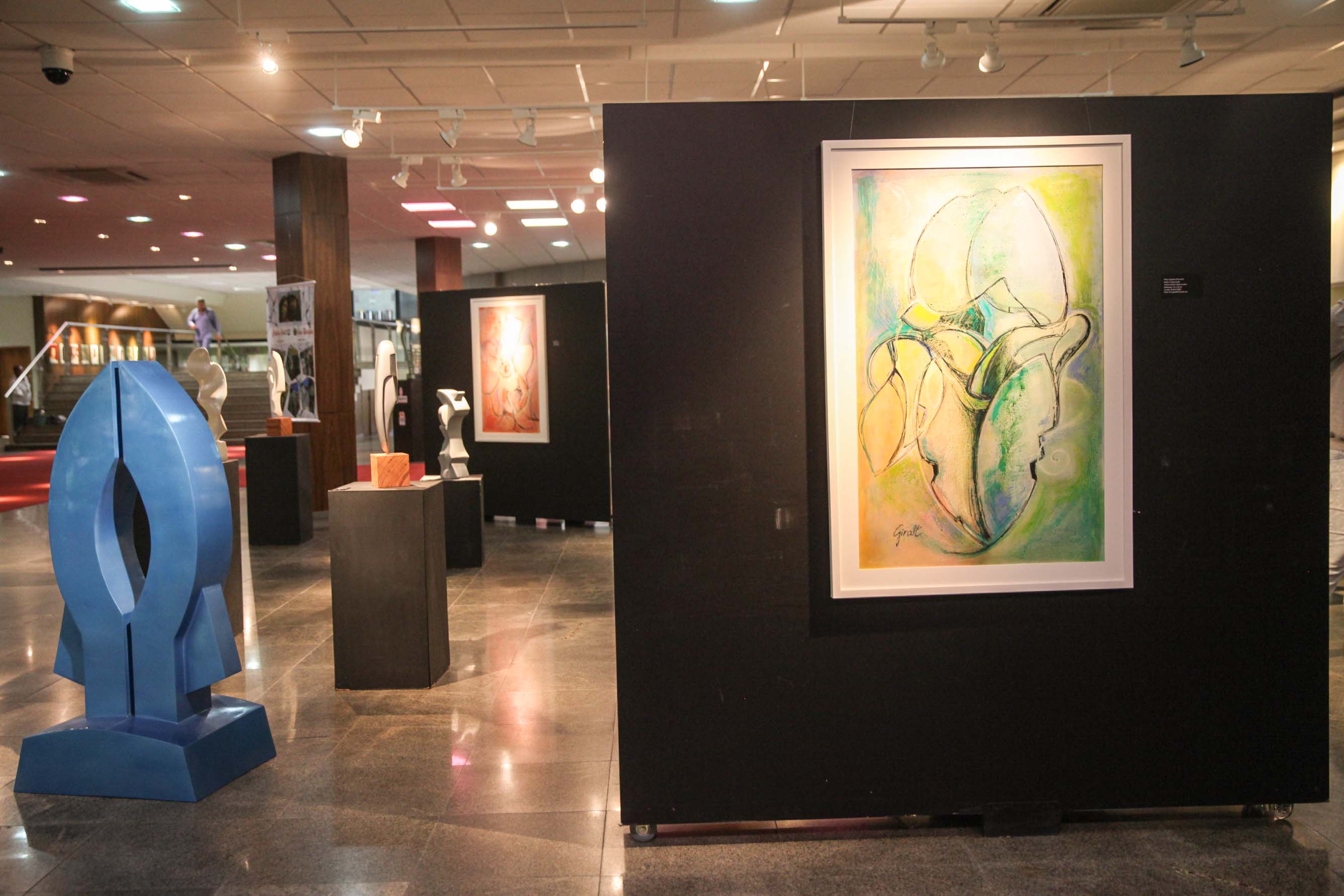 Exposição Fragmentos Infinitos.