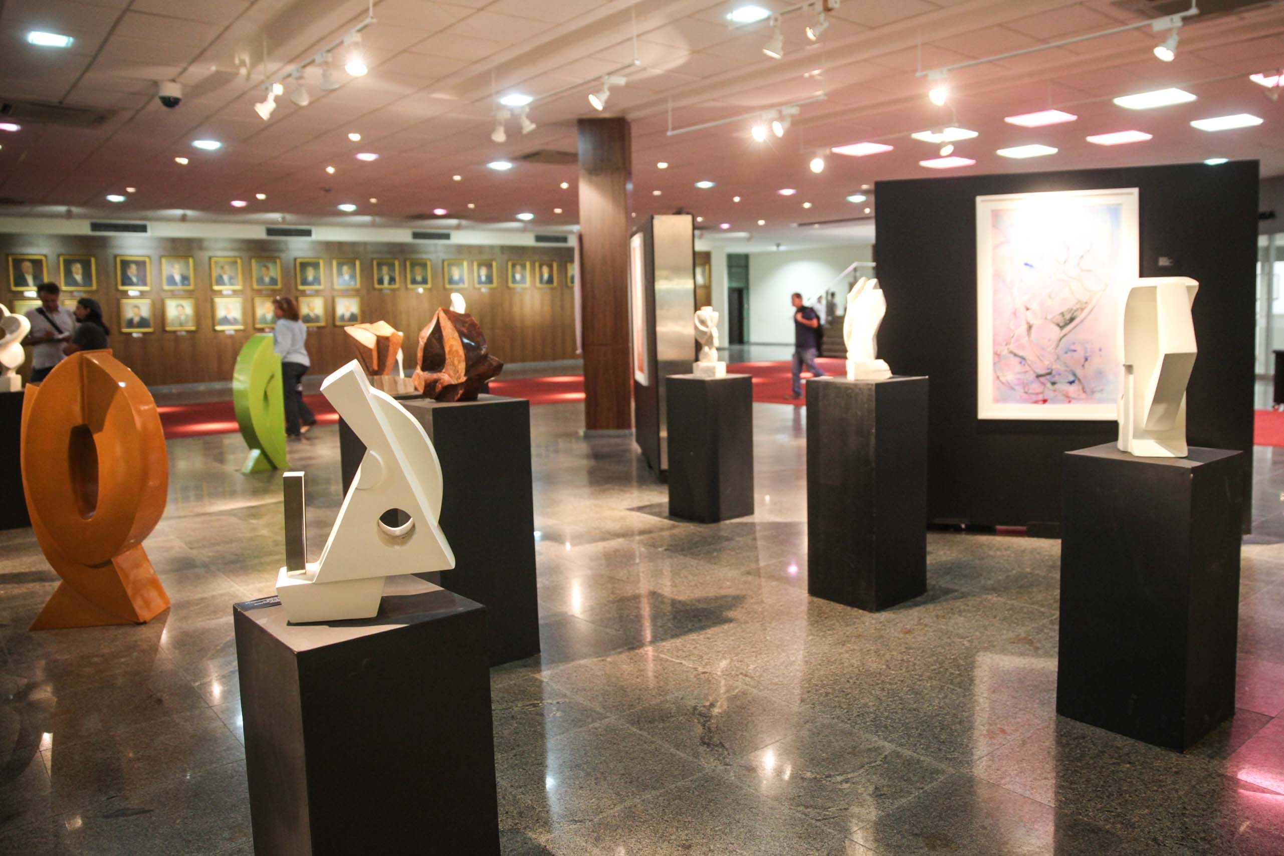 Exposição Fragmentos Infinitos.