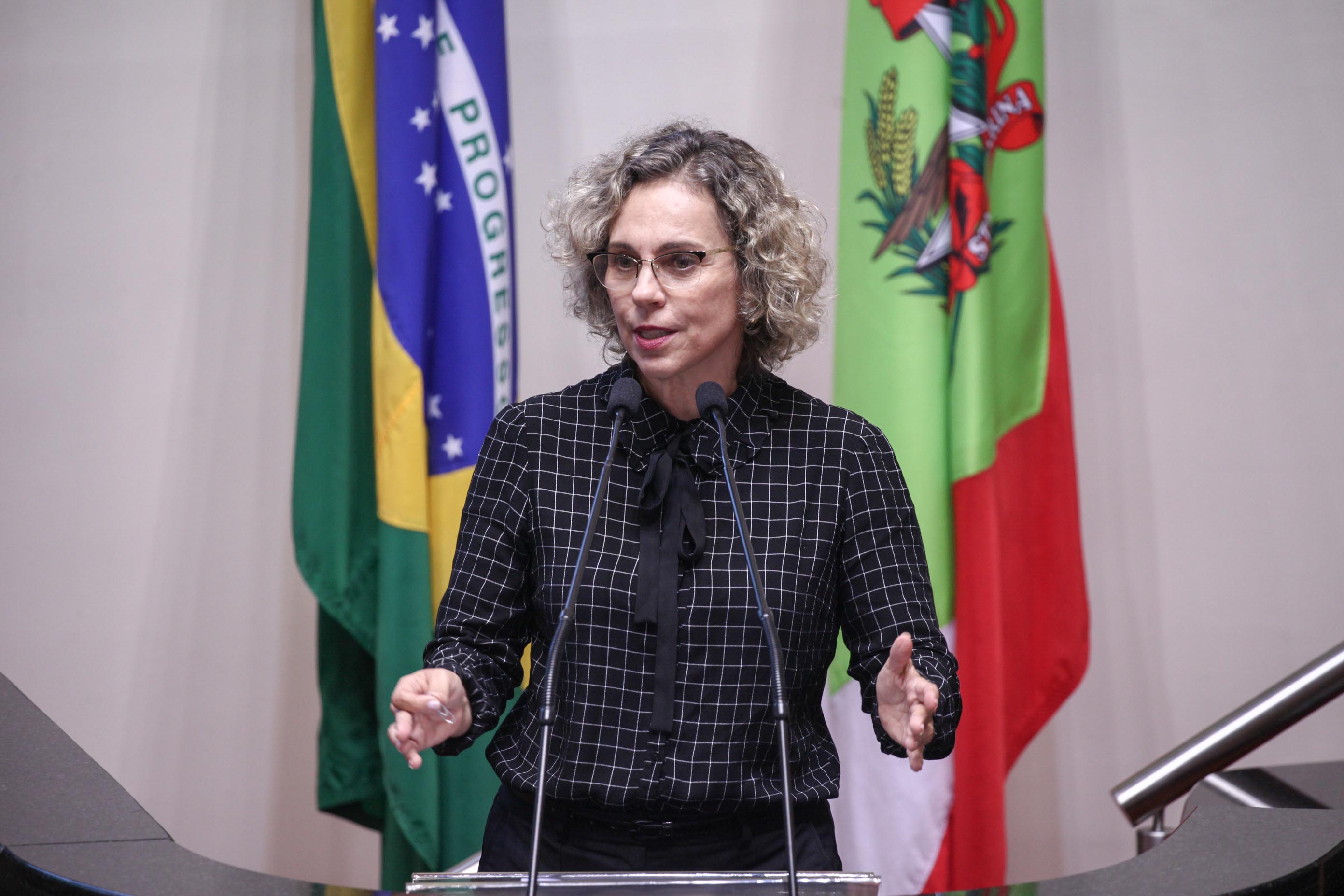 Deputada Ana Paula Lima (PT). Sessão Ordinária. Foto: Karina Ferreira / Agência AL