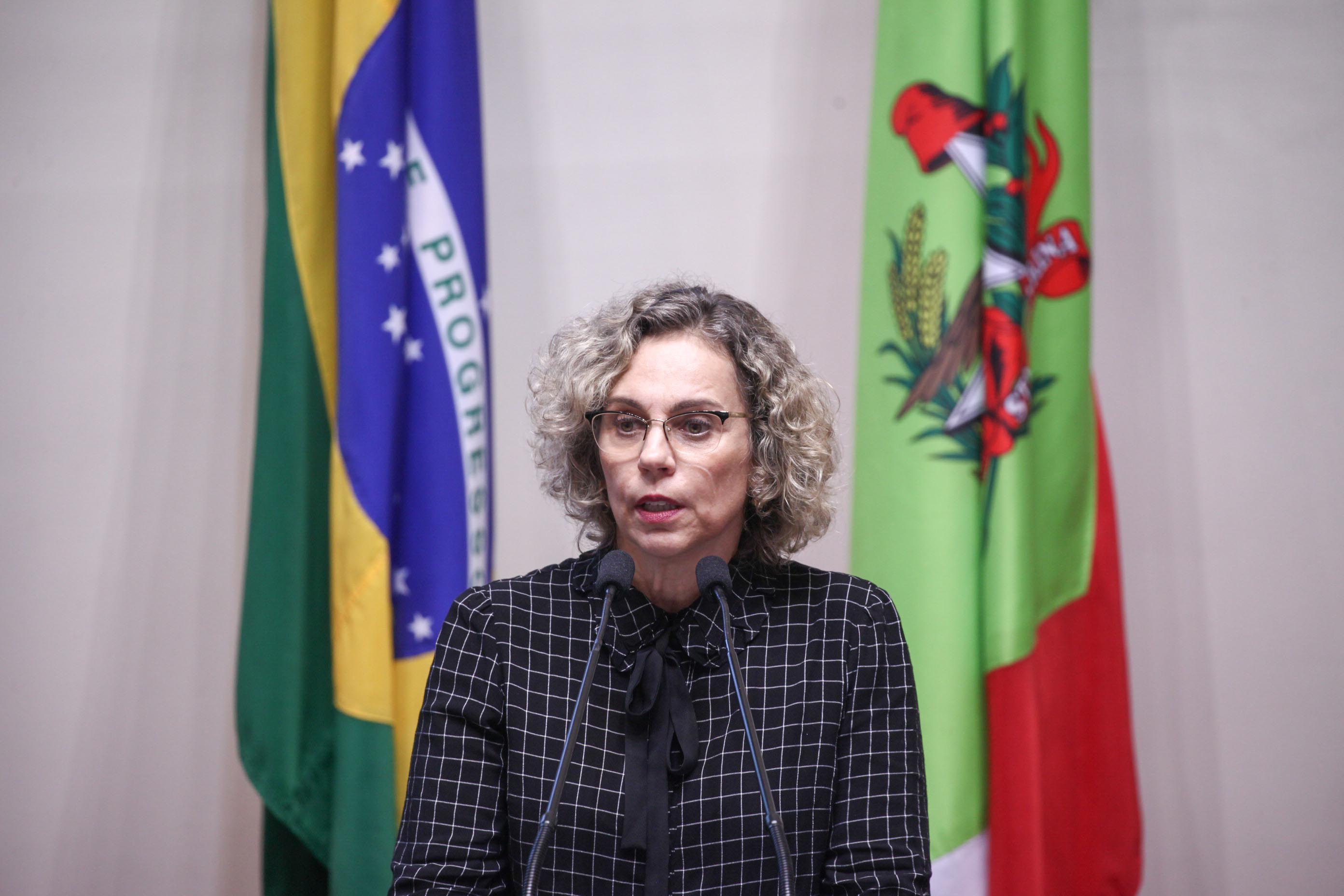 Deputada Ana Paula Lima (PT). Sessão Ordinária. Foto: Karina Ferreira / Agência AL