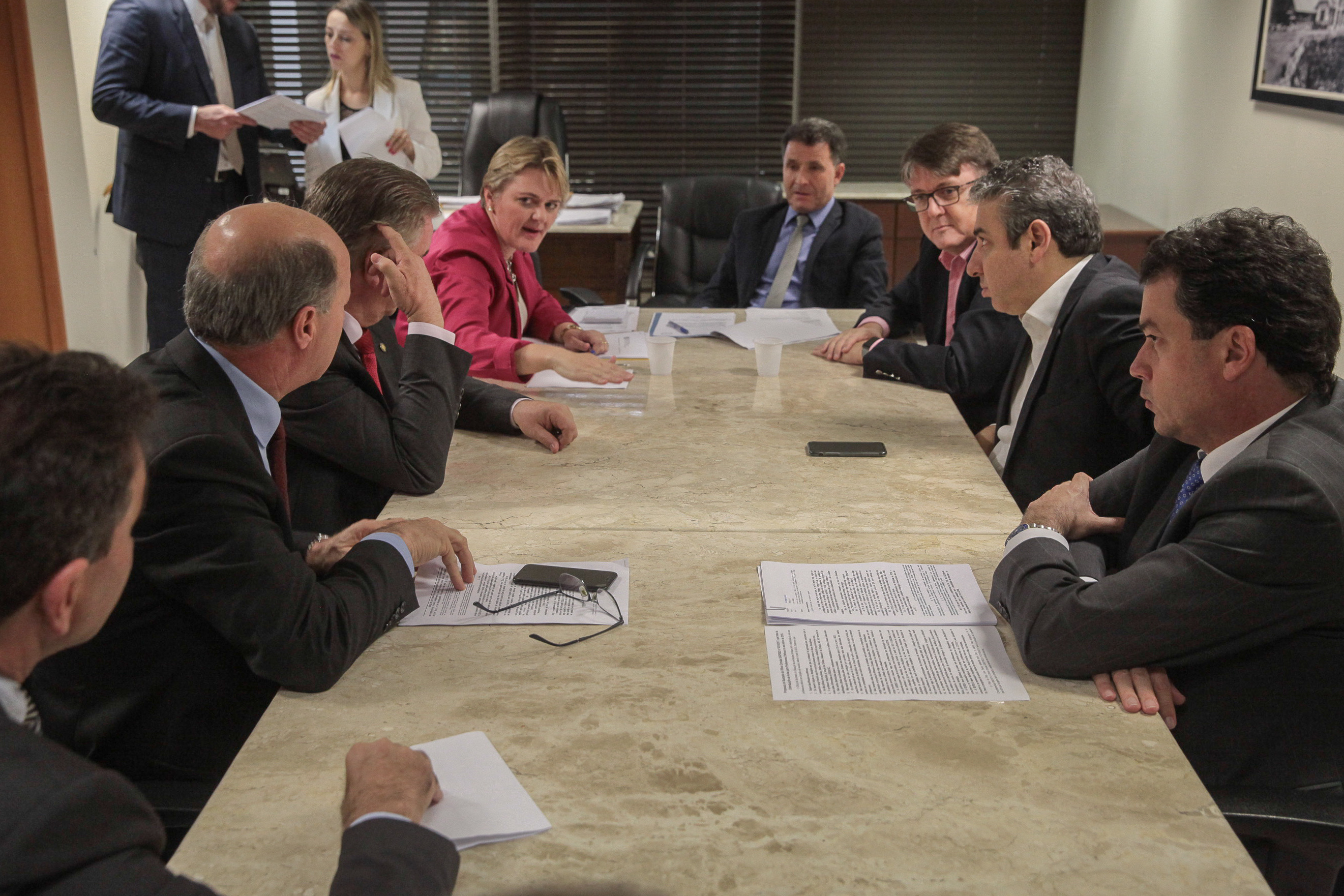 Reunião com o secretário de Estado da Educação Eduardo Deschamps.