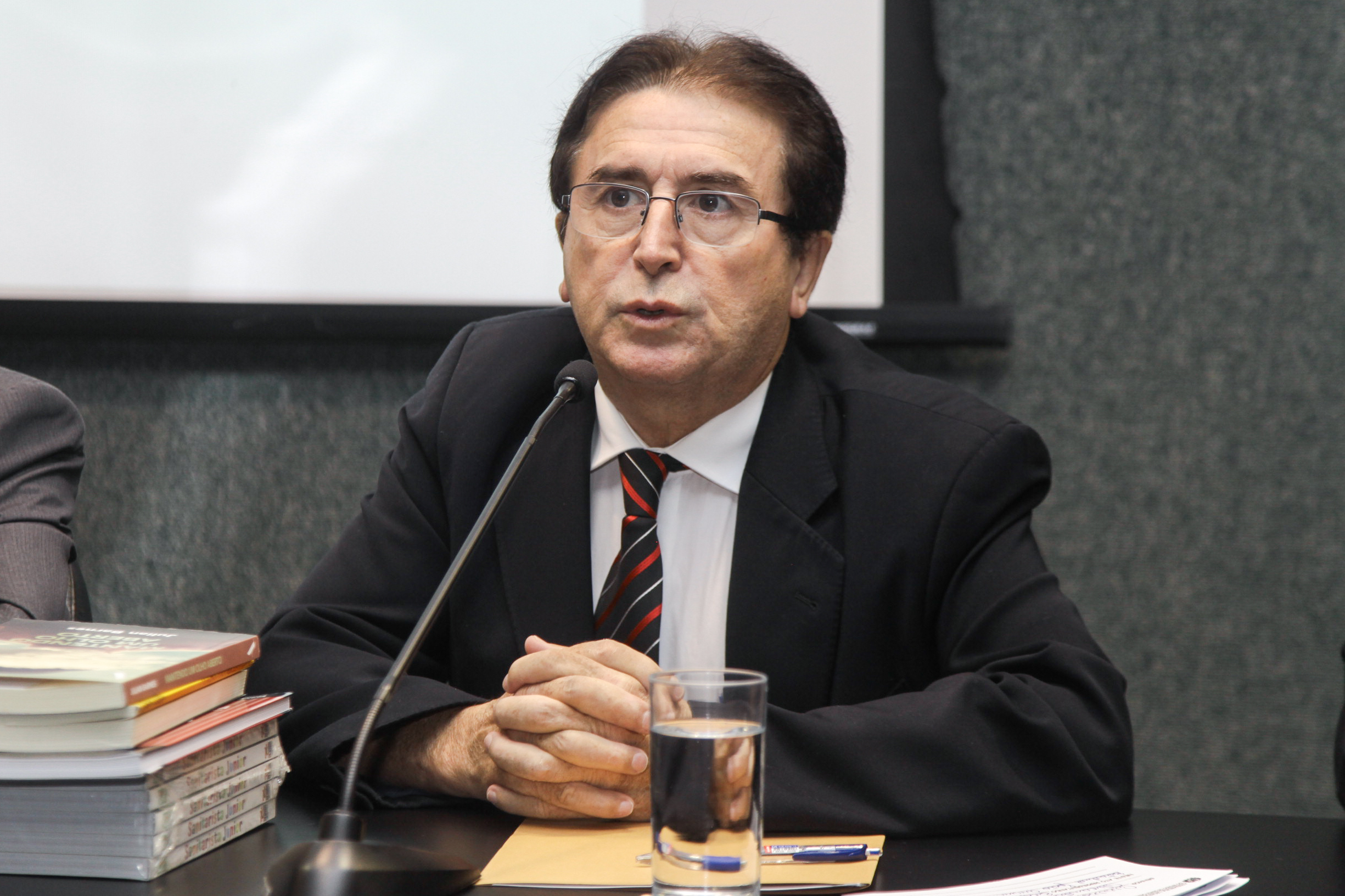 Deputado Antônio Aguiar (PMDB). Audiência Pública Sobre Código Estadual de Proteção aos Animais.