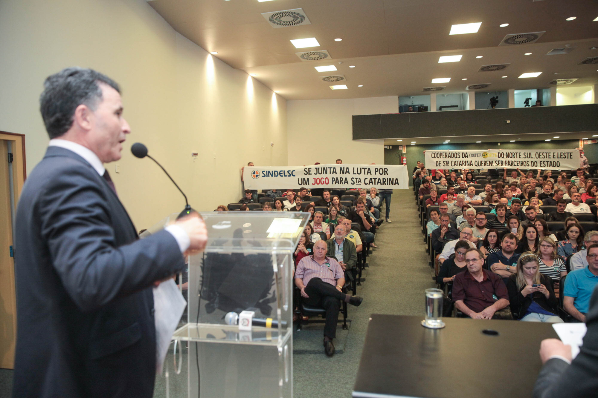 Audiência debate criação de cooperativa para lotéricas e site de jogos legais online