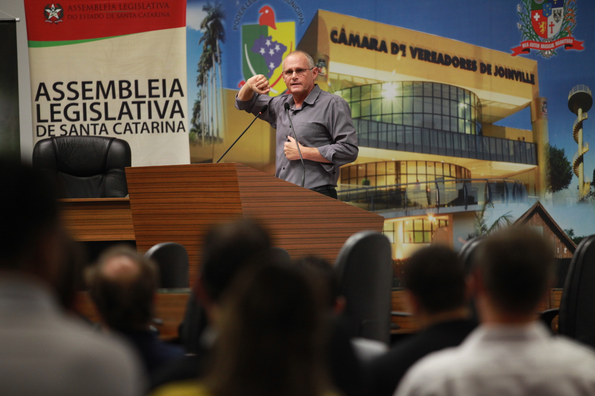 Ex-secretário do RJ, José Beltrame fala sobre segurança em Joinville