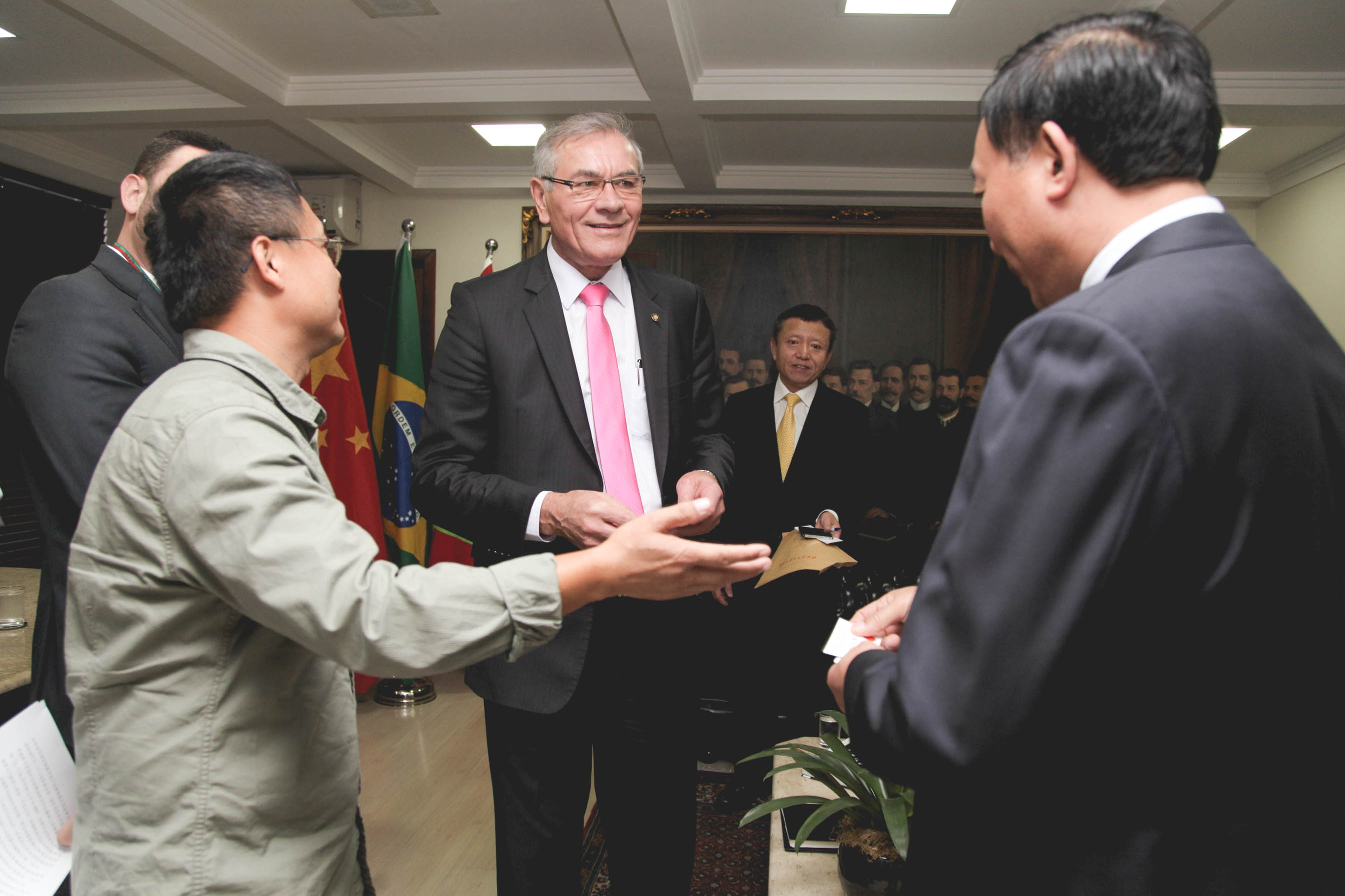 Comitiva Chinesa visita a Alesc.
