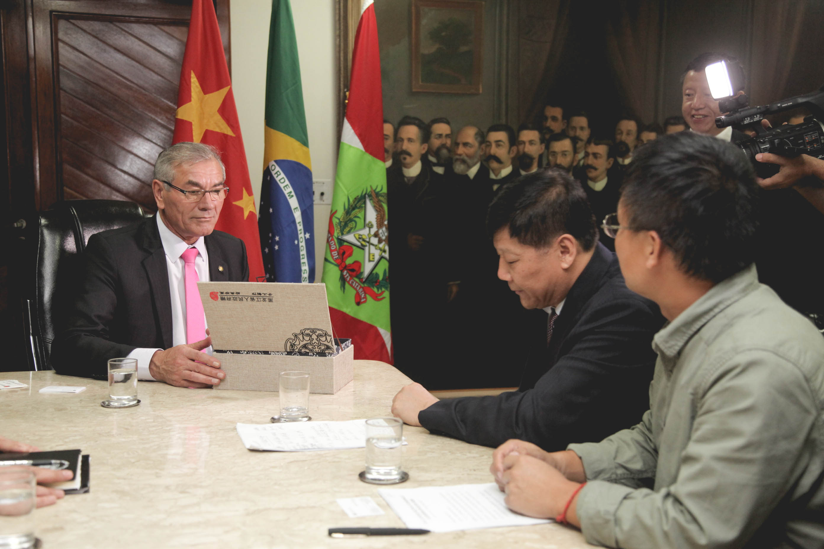 Comitiva Chinesa visita a Alesc.