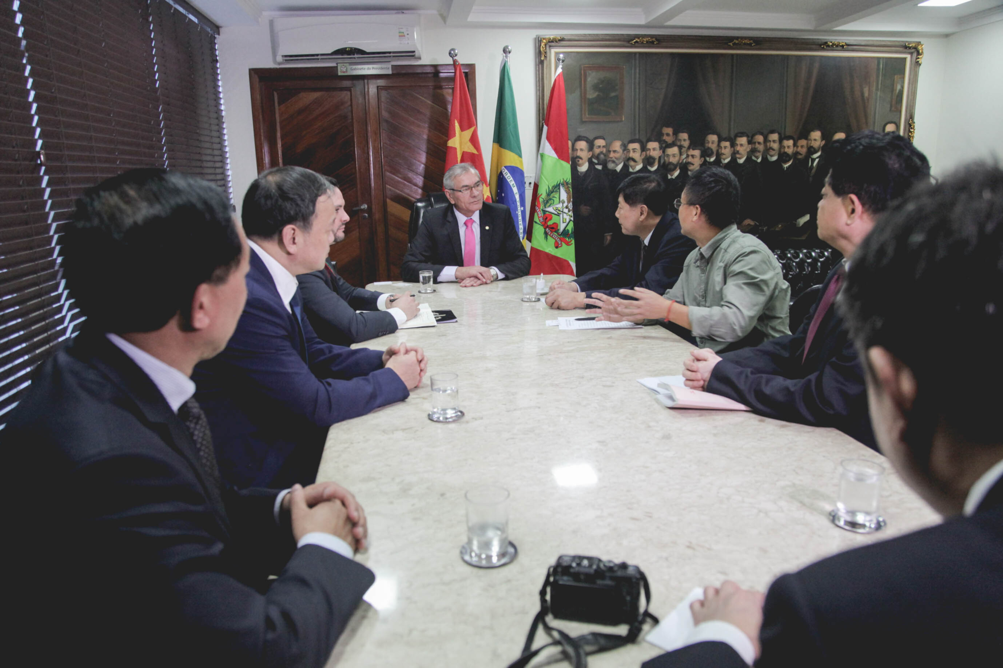 Comitiva de chineses visita a Assembleia Legislativa