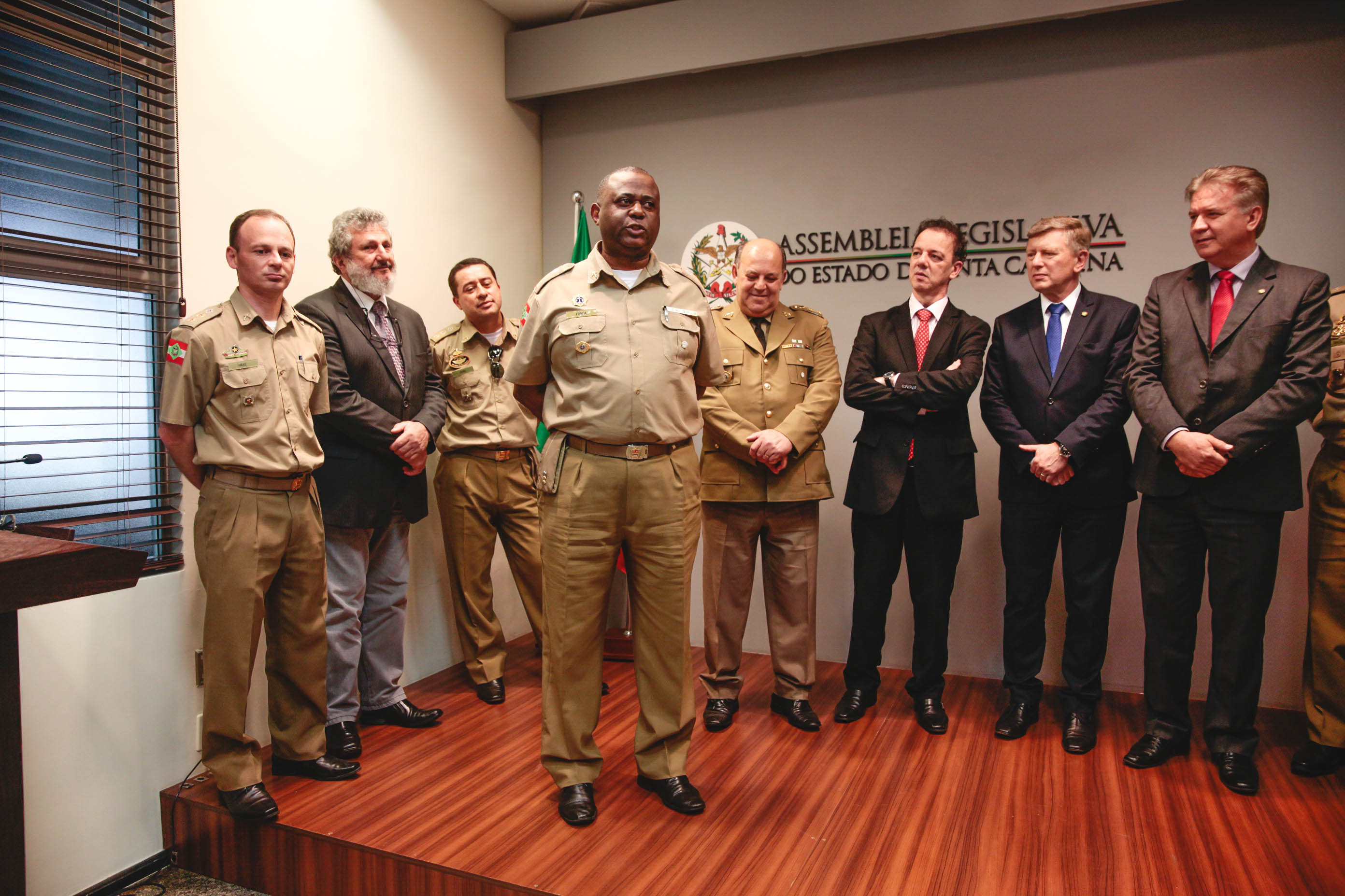 Coronel da Polícia Militar Cosme Manique Barreto recebe Moção de Aplausos.