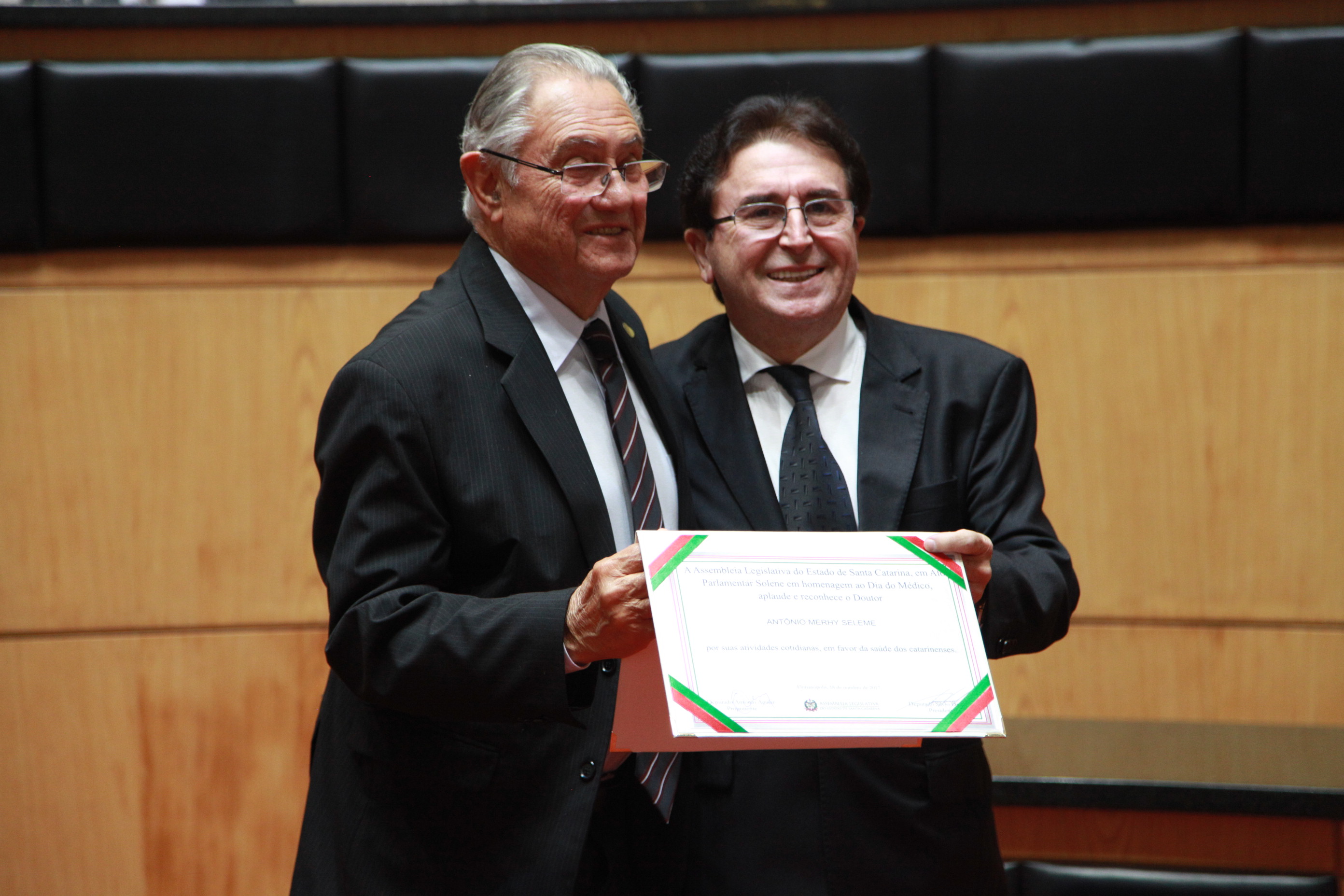 Ato Solene de caráter comemorativo pelo Dia do Médico