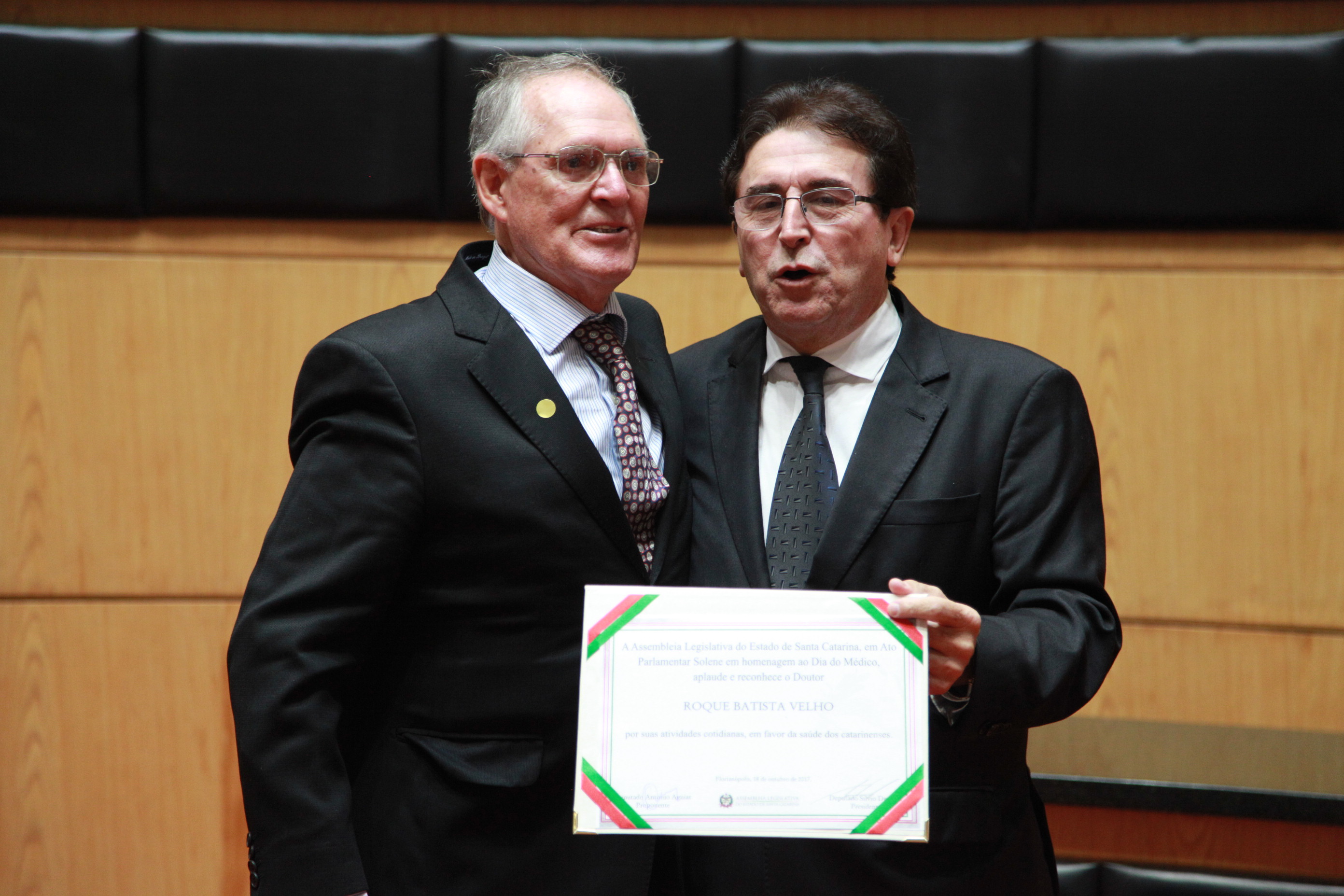 Ato Solene de caráter comemorativo pelo Dia do Médico
