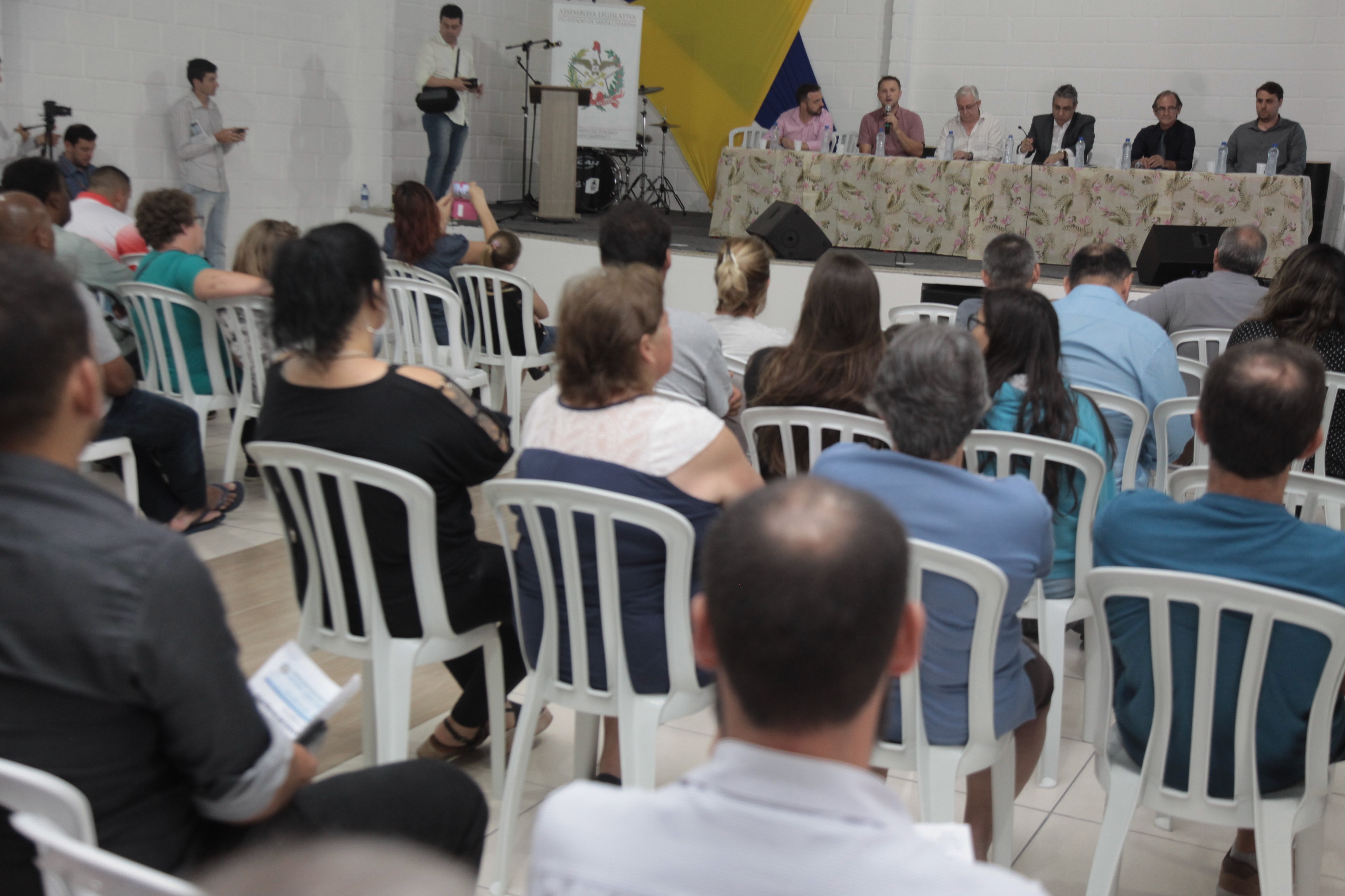 Audiência Pública da Comissão de Turismo e meio Ambiente sobre O Problema da Estação de Esgoto do Bairro Potecas.