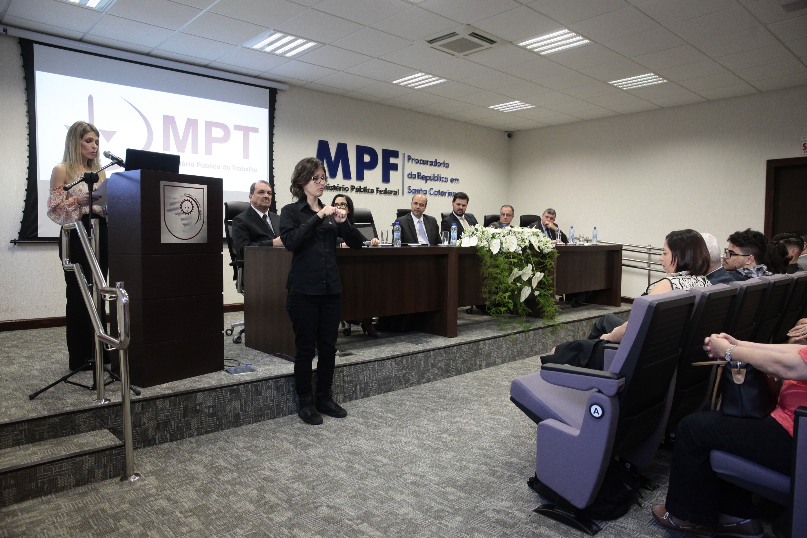 Cerimônia festiva da nova procuradora-chefe do MPT-SC, Quézia de Araújo Duarte Nieves Gonzalez.