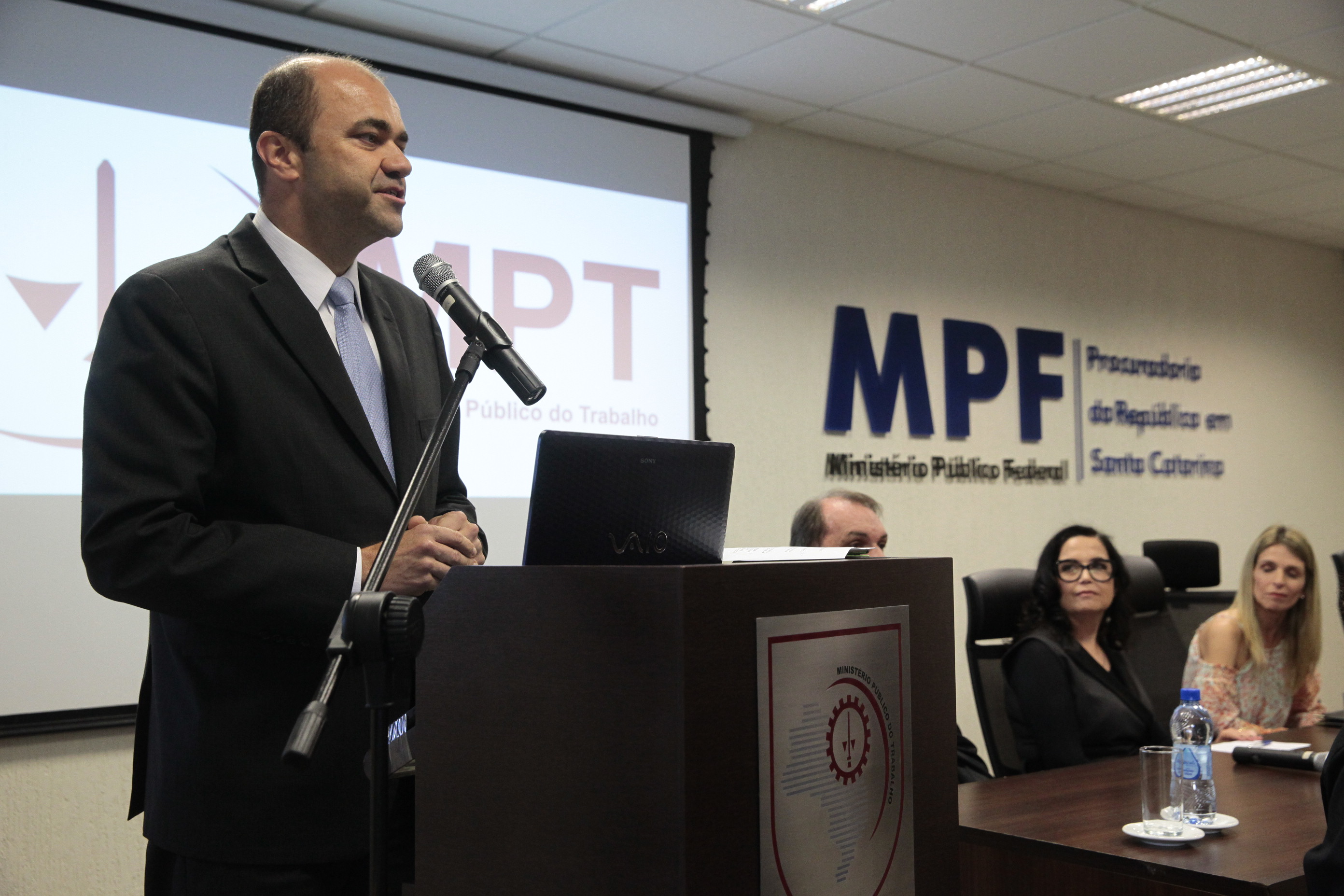 Cerimônia festiva da nova procuradora-chefe do MPT-SC, Quézia de Araújo Duarte Nieves Gonzalez.
